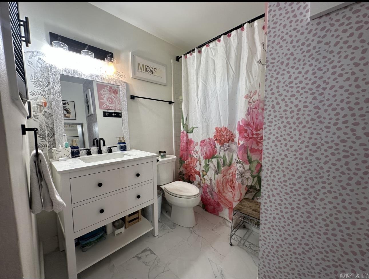 INDIAN HILLS - Residential