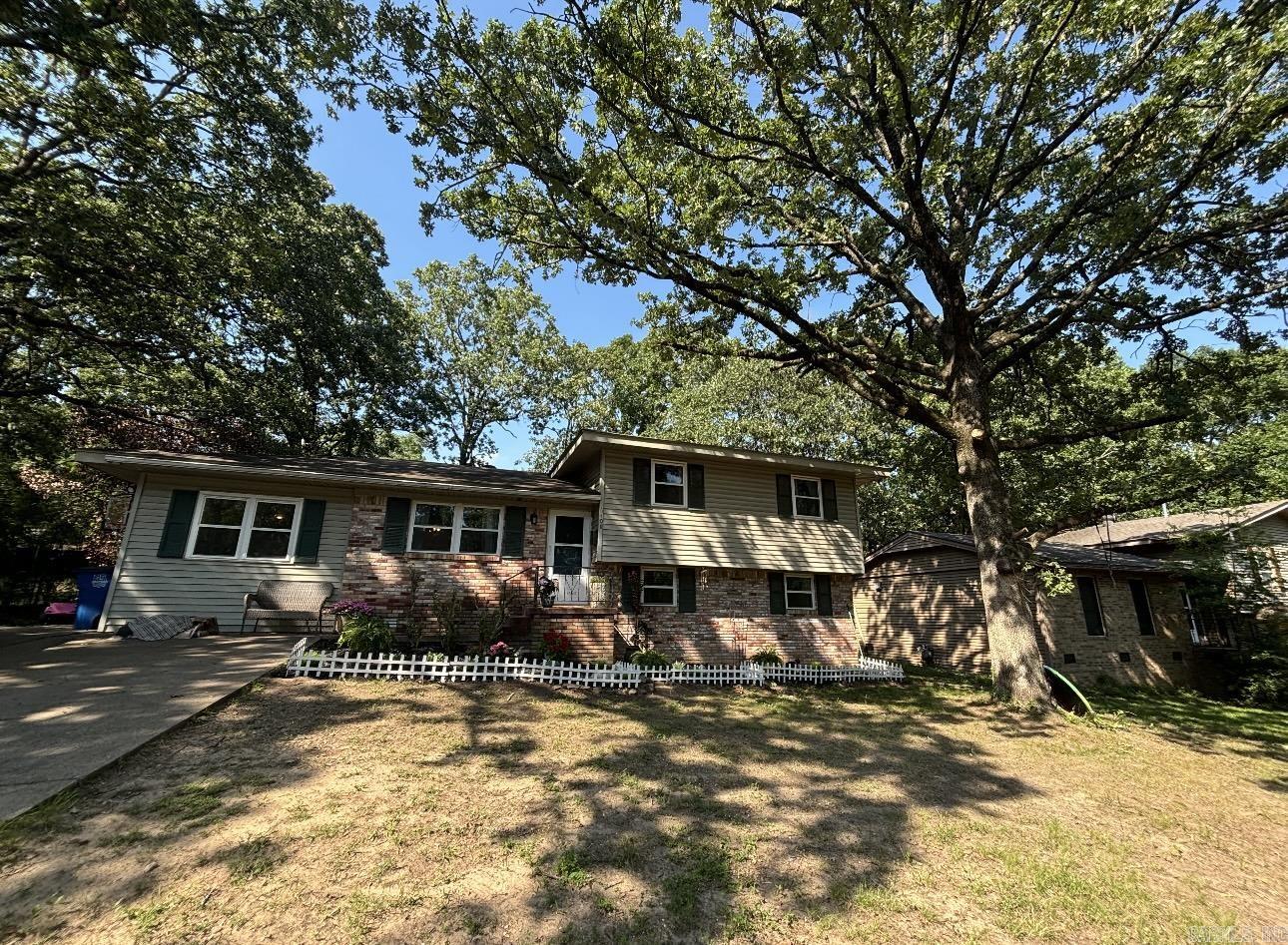 INDIAN HILLS - Residential