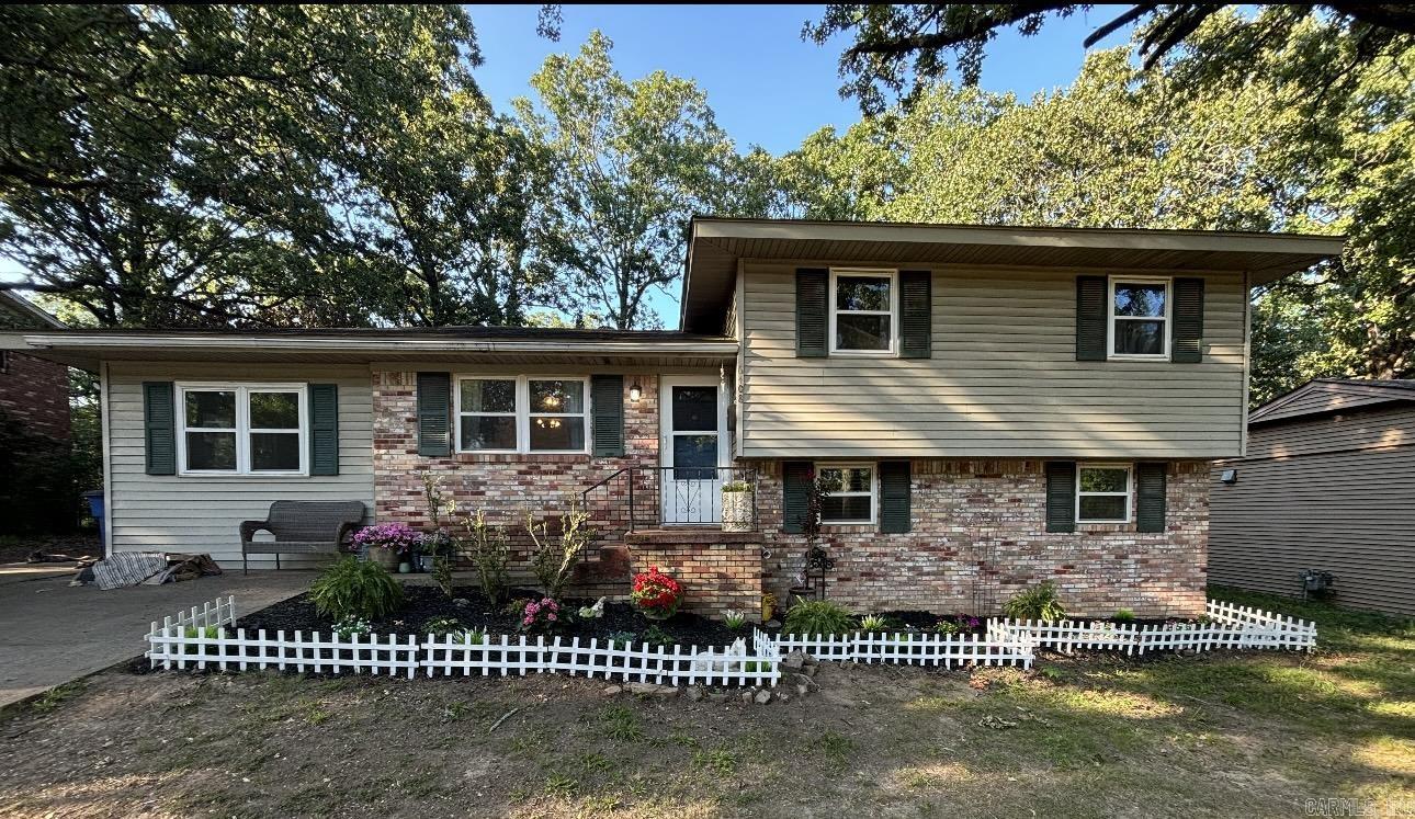 INDIAN HILLS - Residential