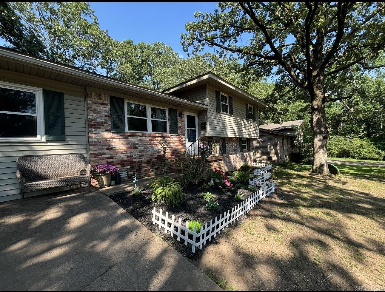 INDIAN HILLS - Residential