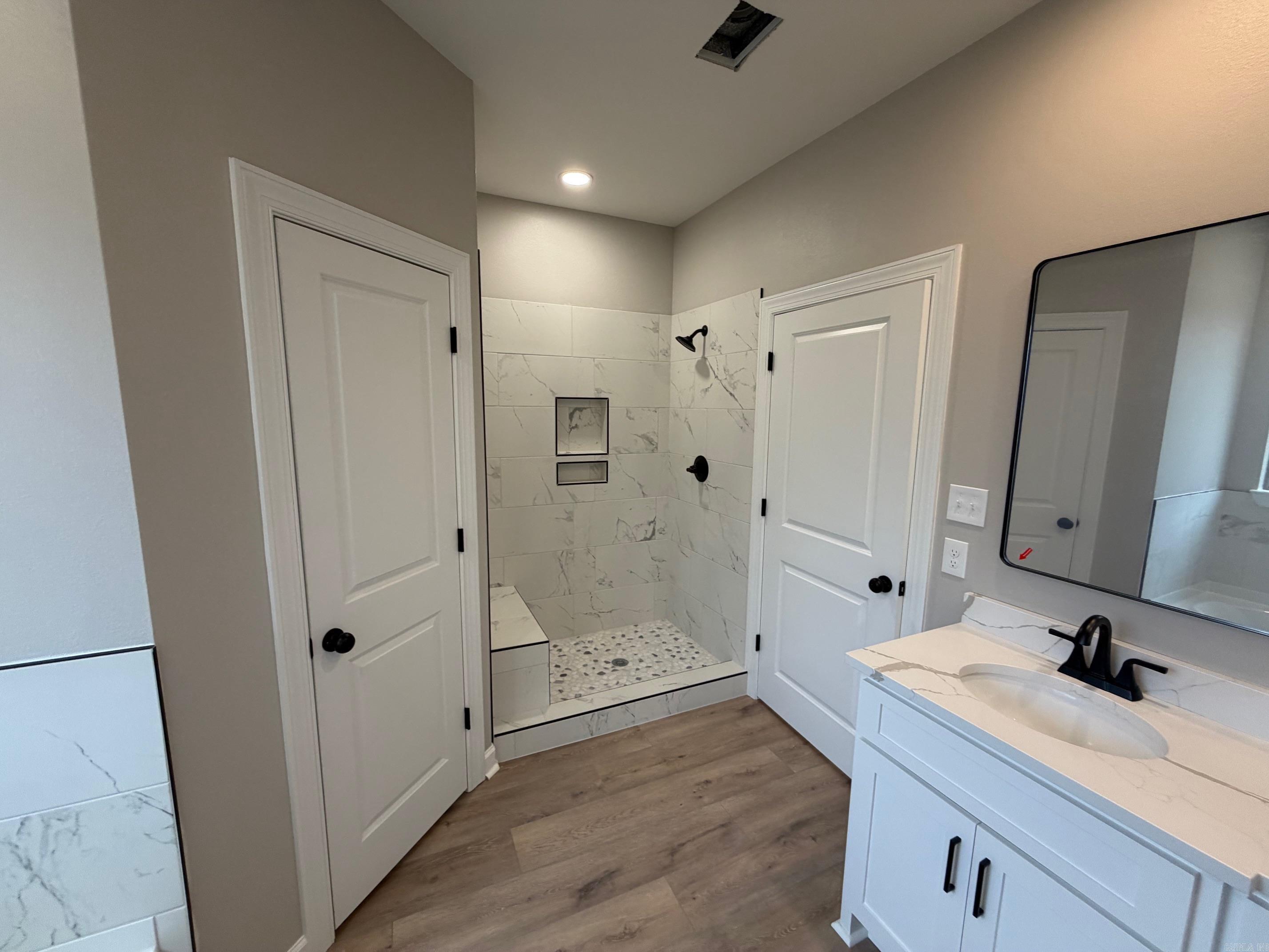 HIDDEN CREEK ADDN - Residential