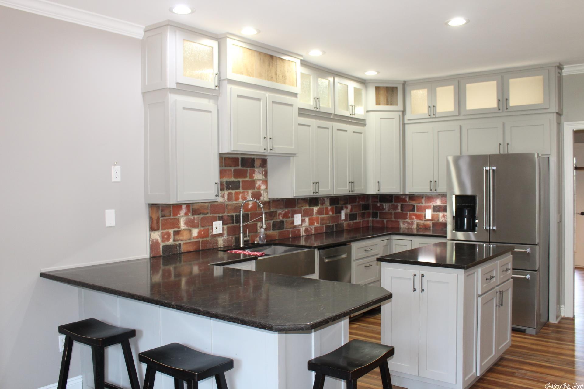 NORTH HILLS ESTATES - Residential