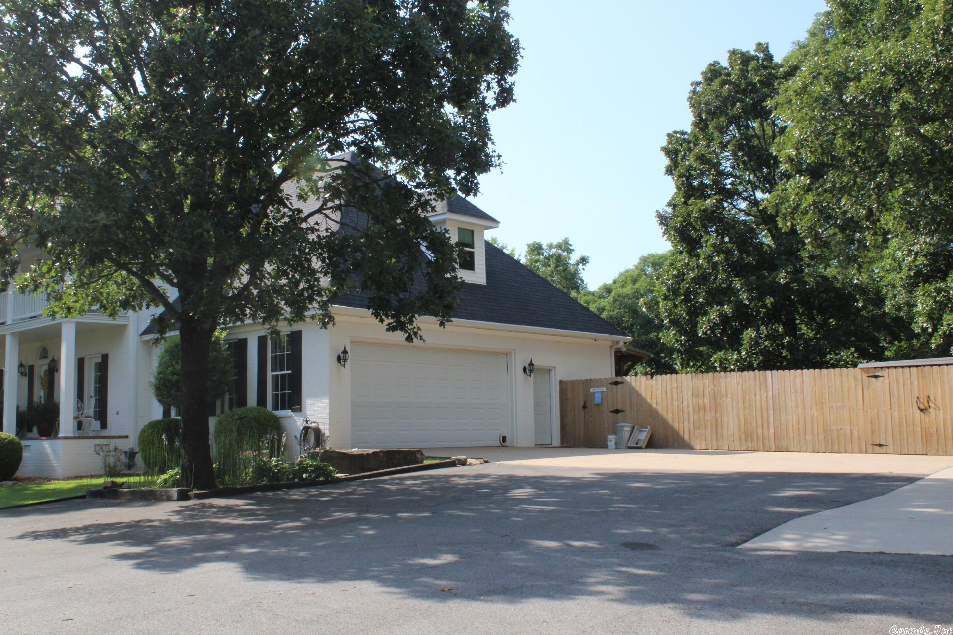 NORTH HILLS ESTATES - Residential