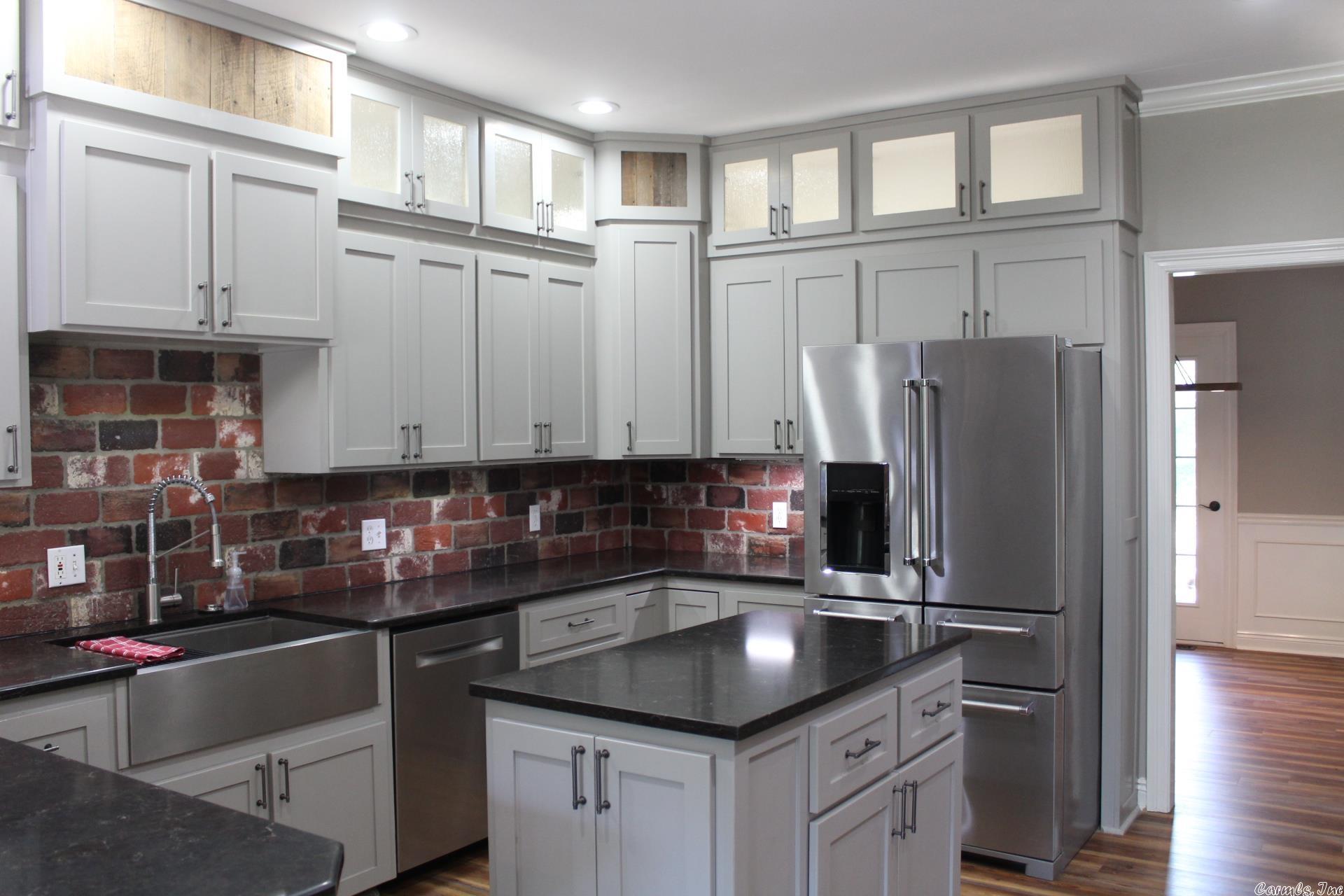 NORTH HILLS ESTATES - Residential