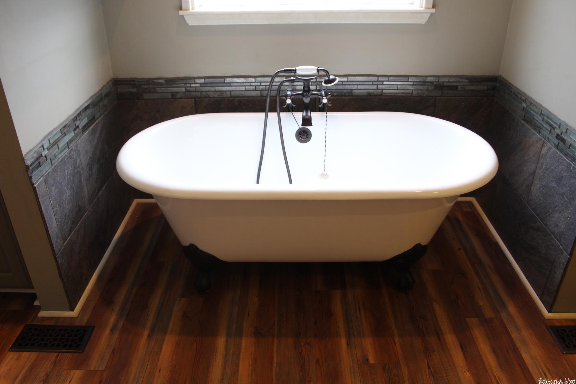 NORTH HILLS ESTATES - Residential