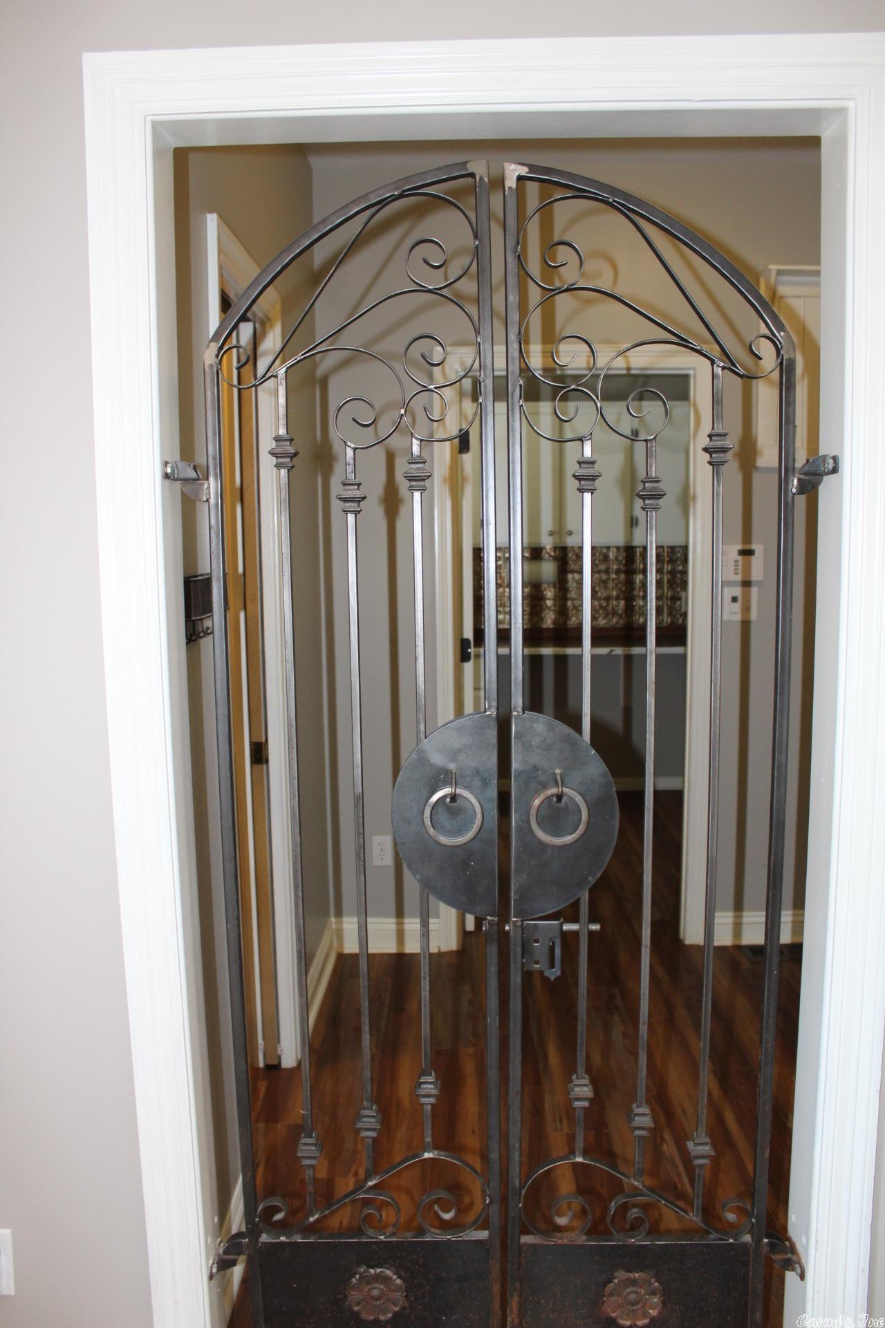 NORTH HILLS ESTATES - Residential