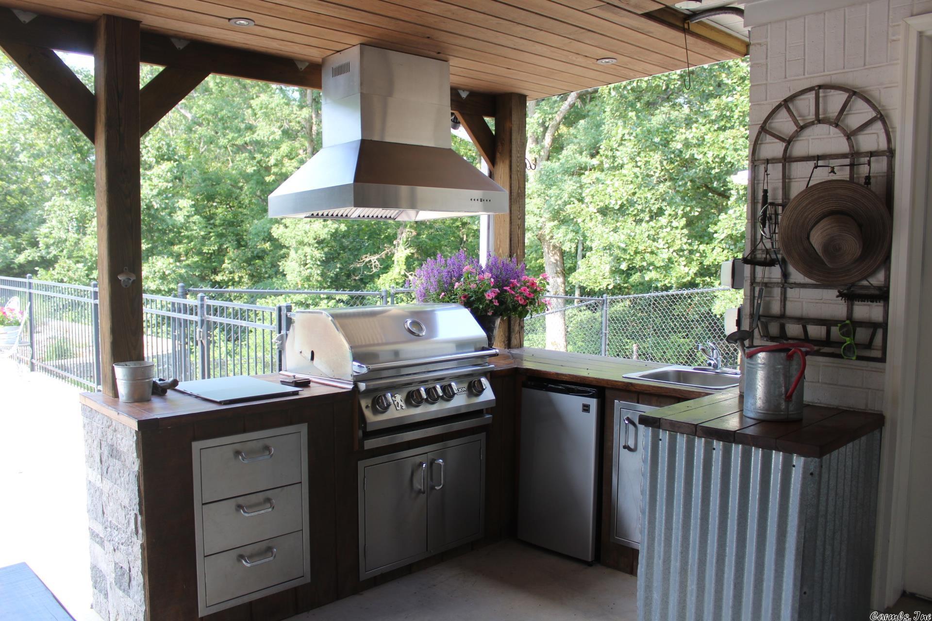 NORTH HILLS ESTATES - Residential