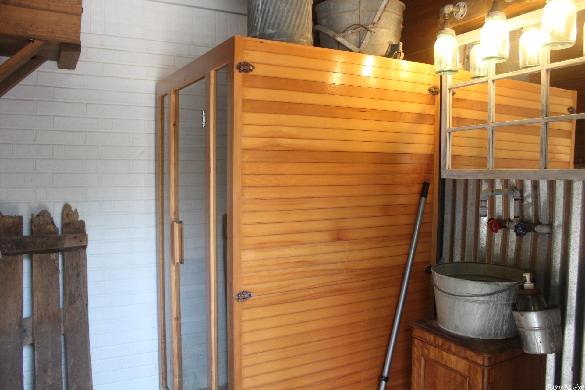 NORTH HILLS ESTATES - Residential