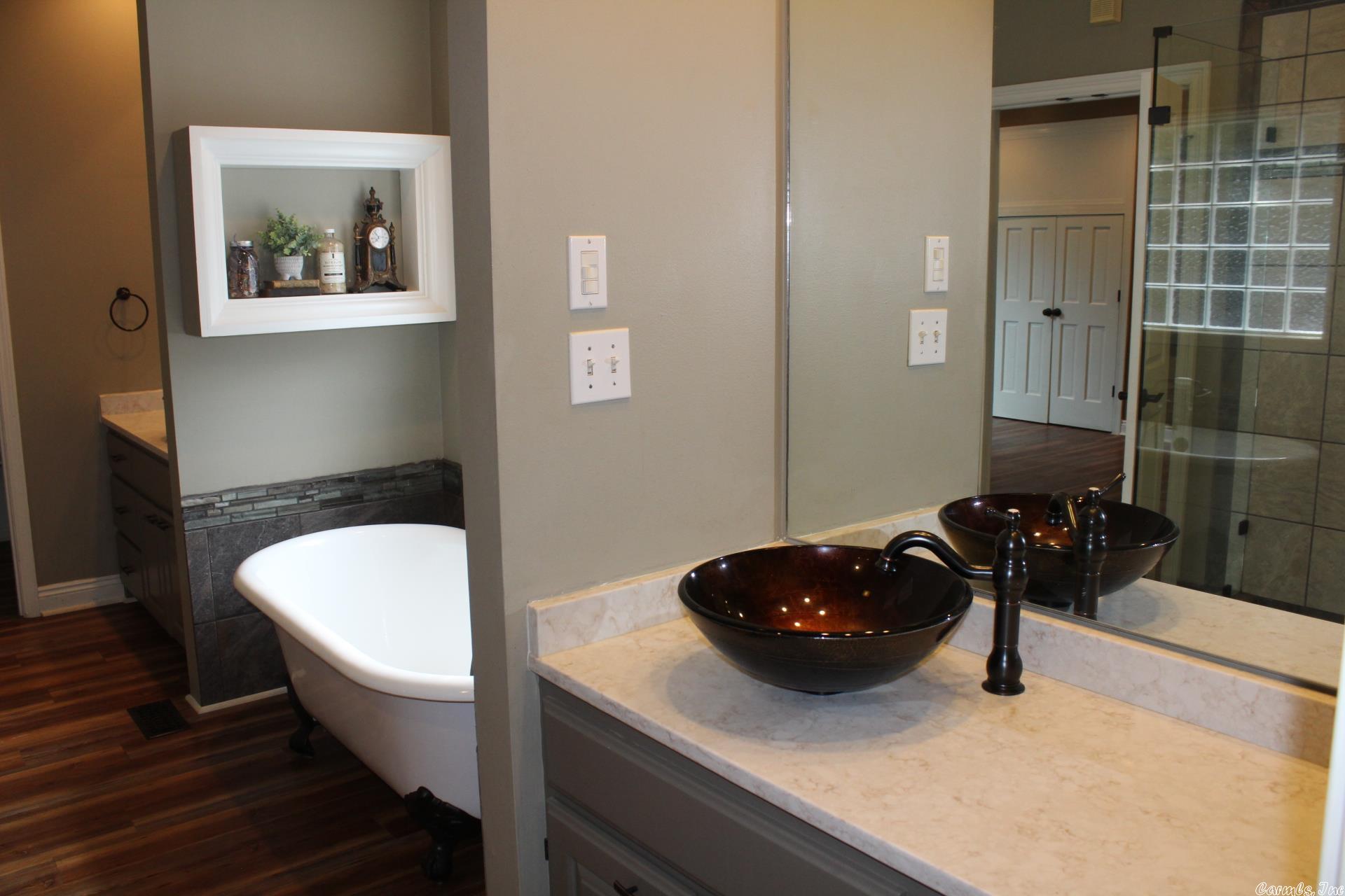 NORTH HILLS ESTATES - Residential