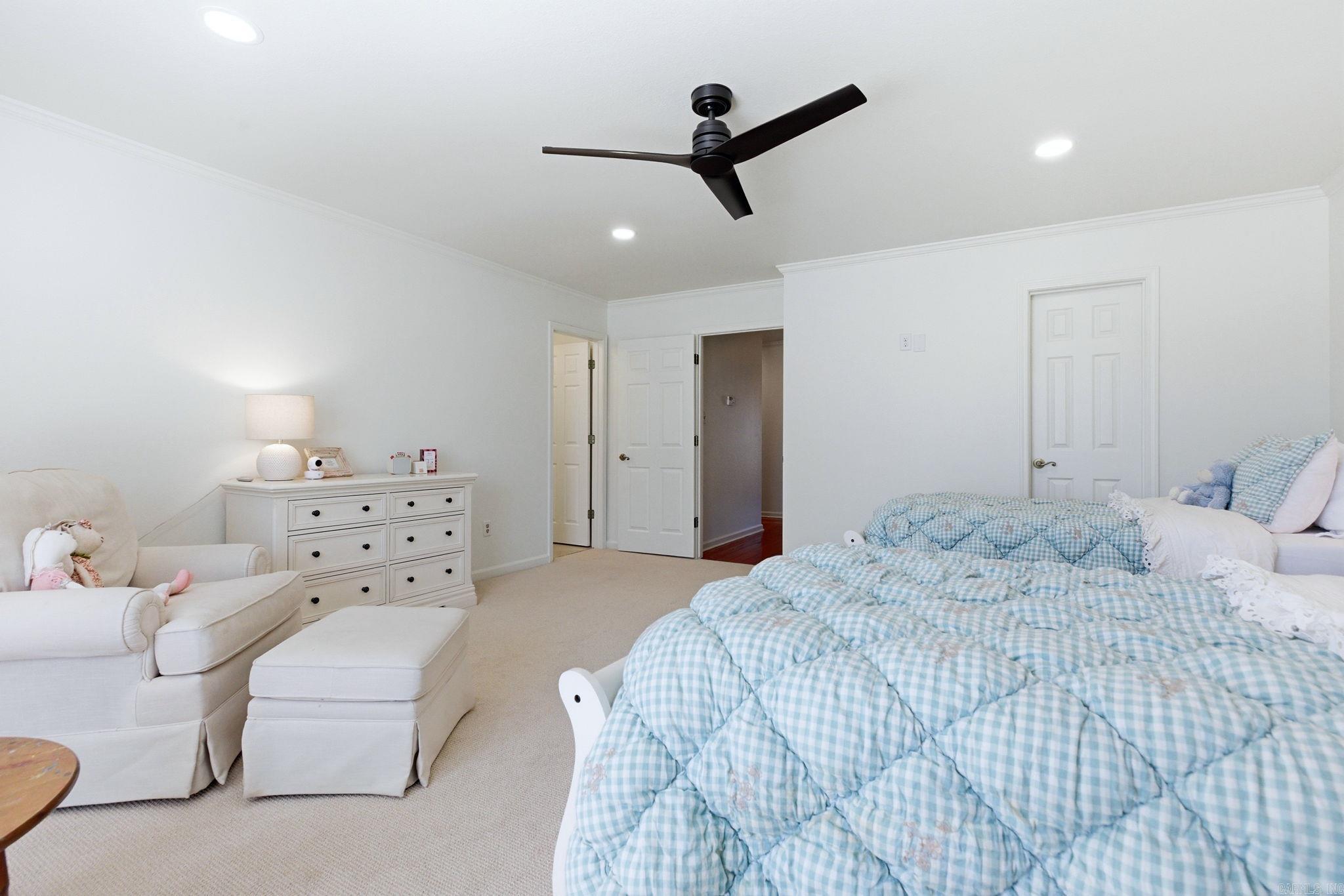 LONGHILLS VILLAGE - Residential