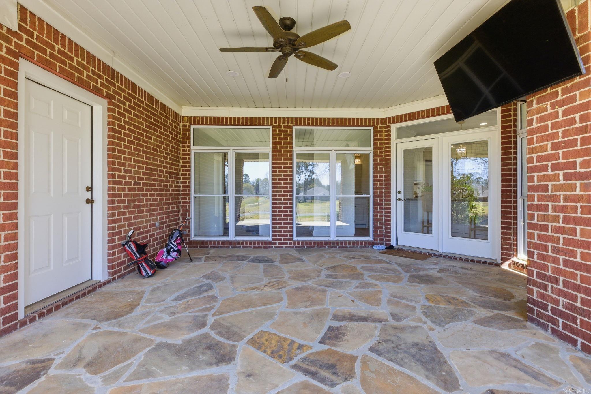 LONGHILLS VILLAGE - Residential