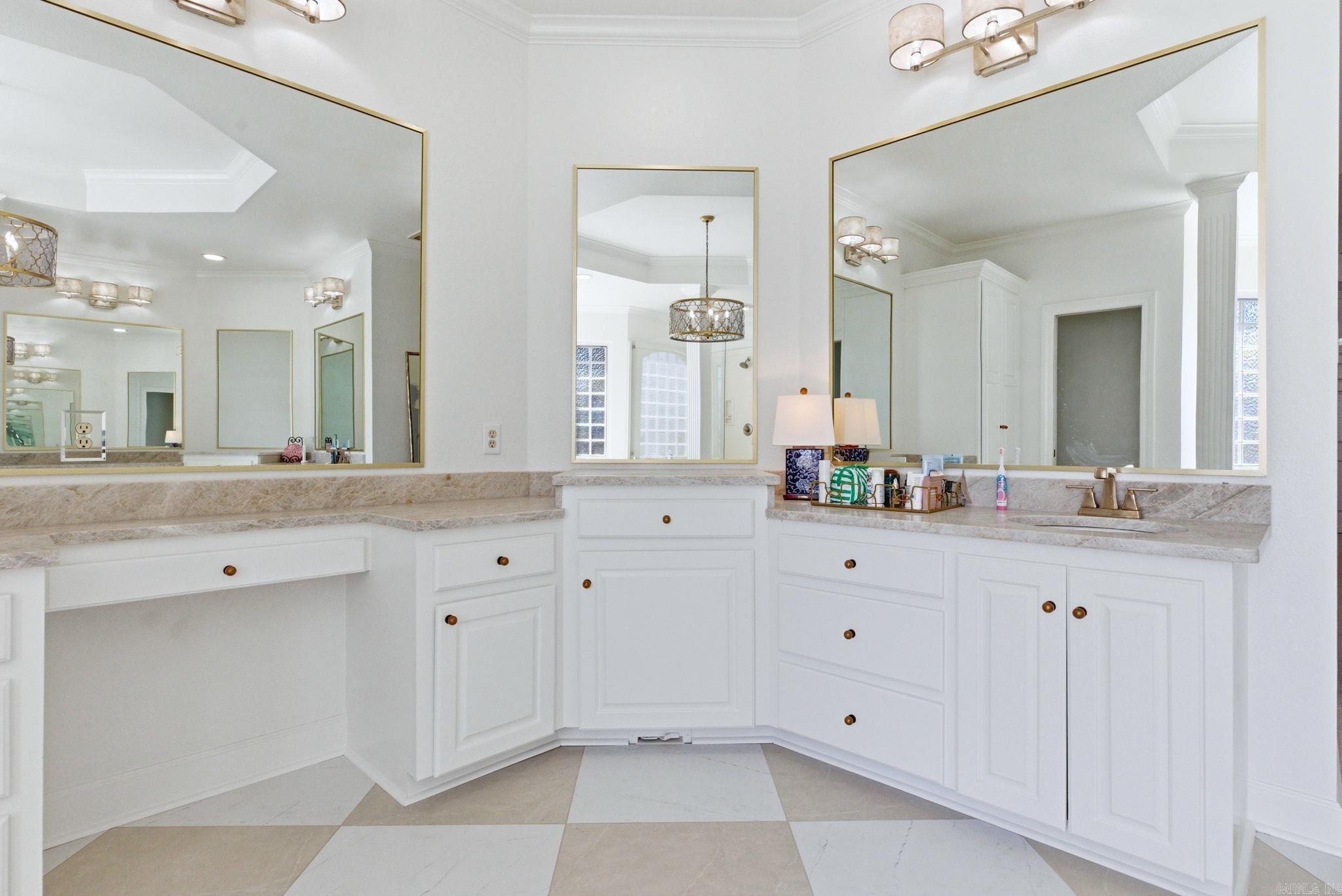 LONGHILLS VILLAGE - Residential