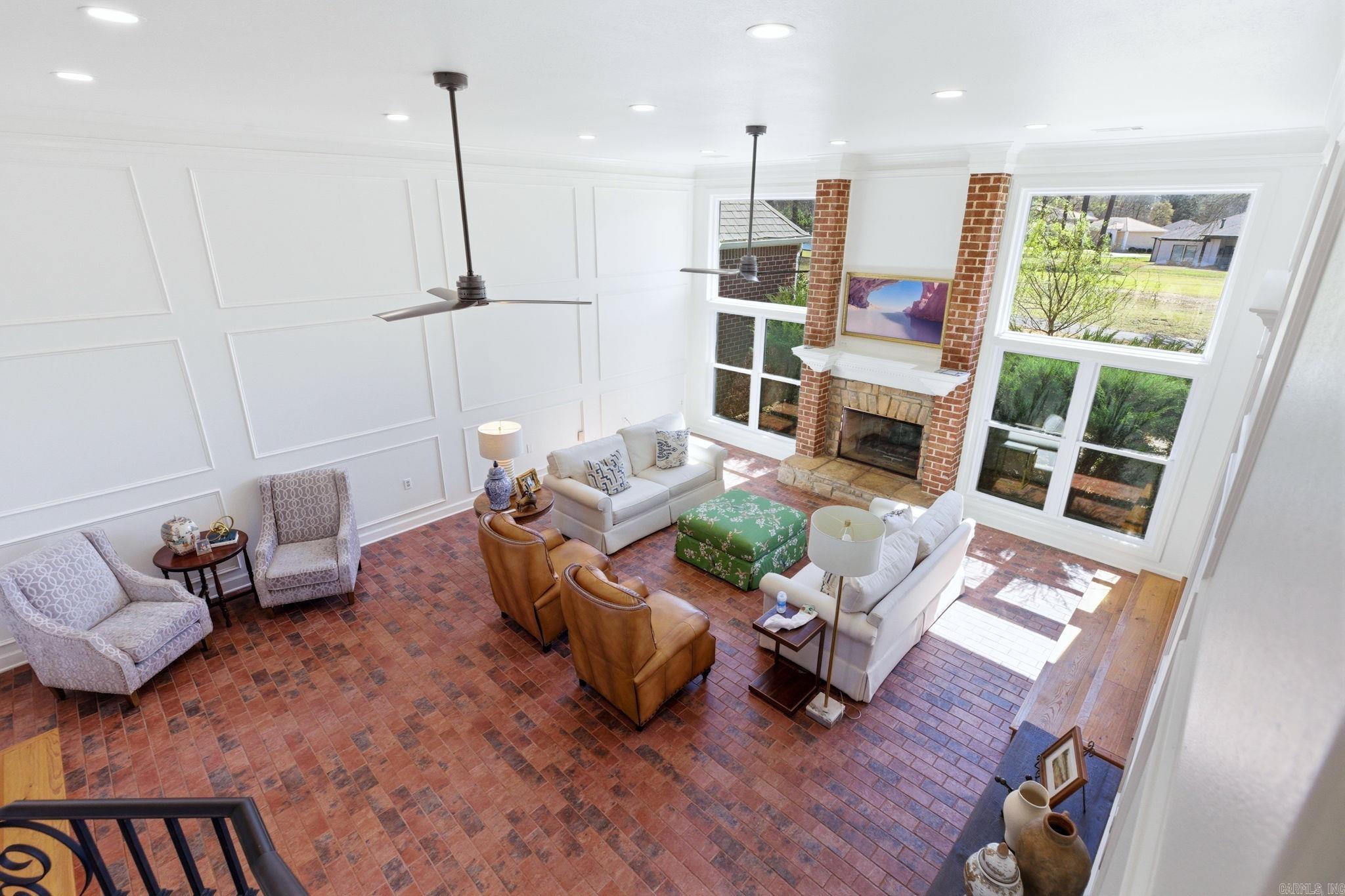 LONGHILLS VILLAGE - Residential