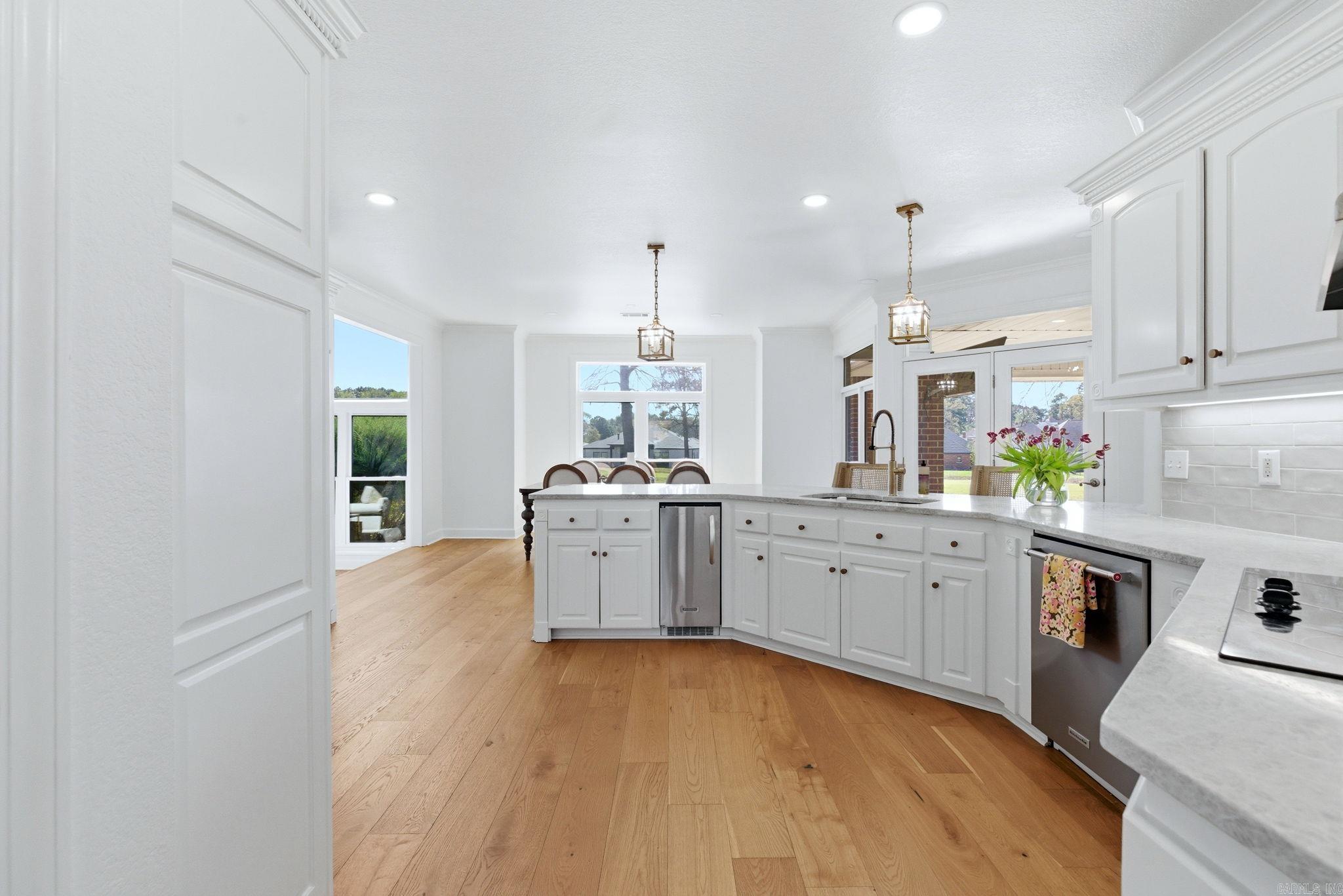 LONGHILLS VILLAGE - Residential