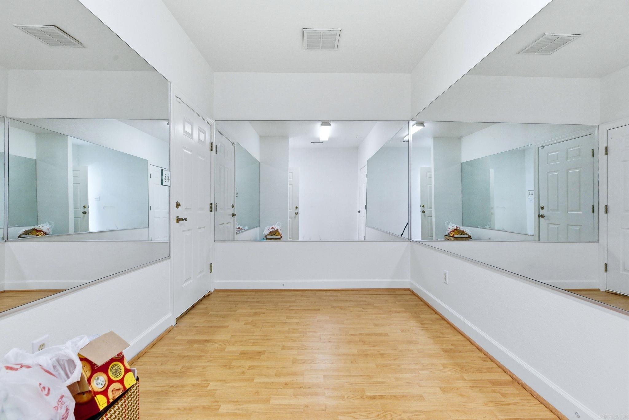 LONGHILLS VILLAGE - Residential