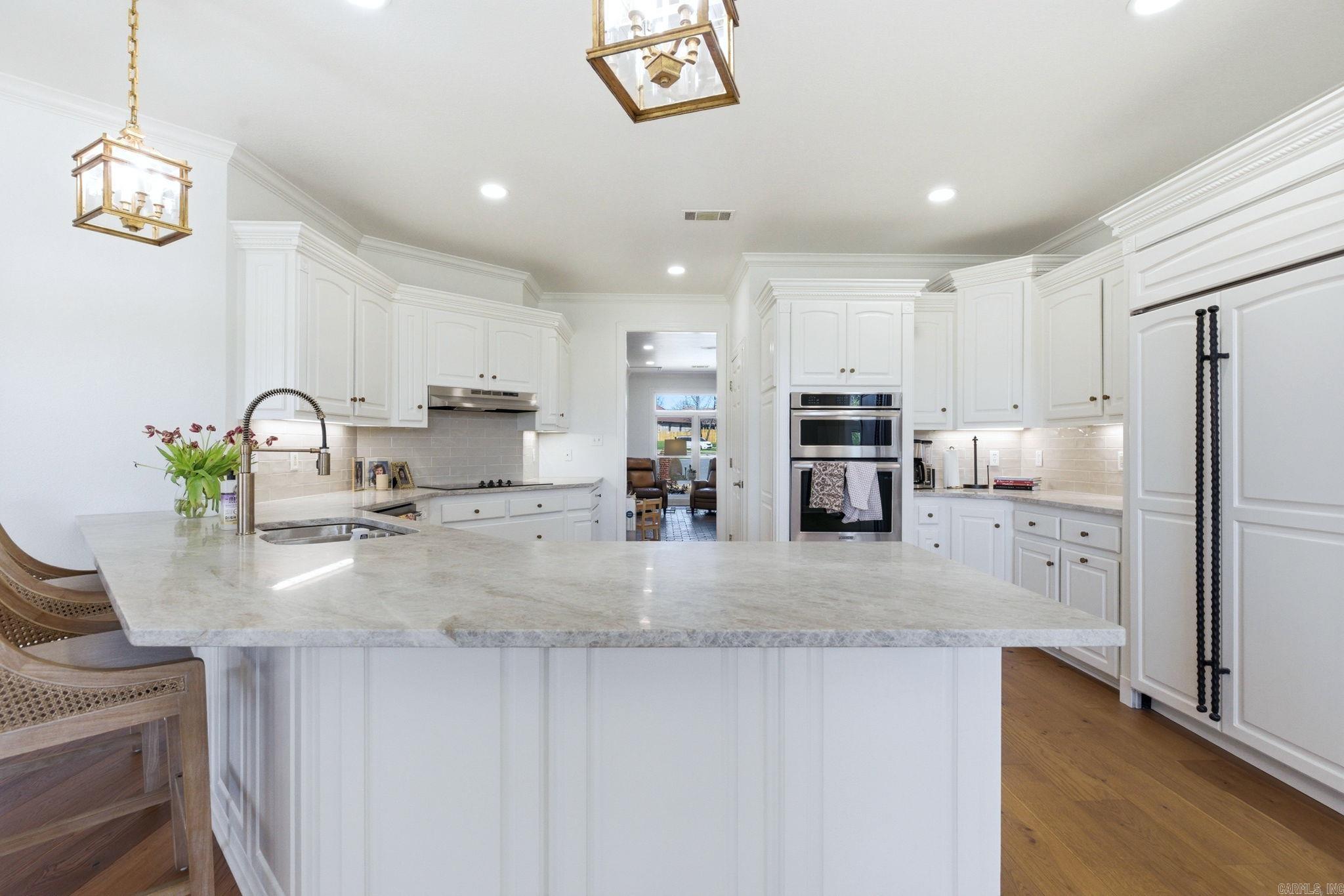 LONGHILLS VILLAGE - Residential