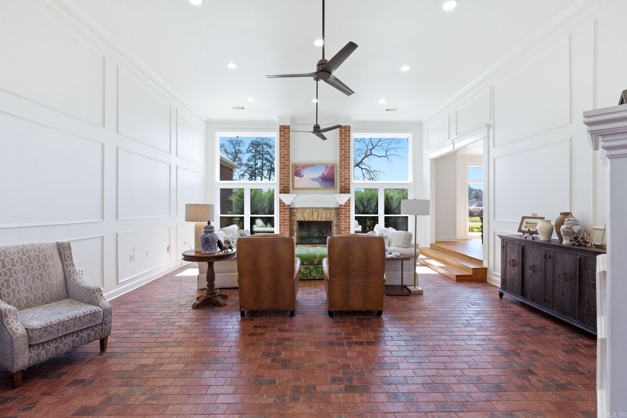 LONGHILLS VILLAGE - Residential