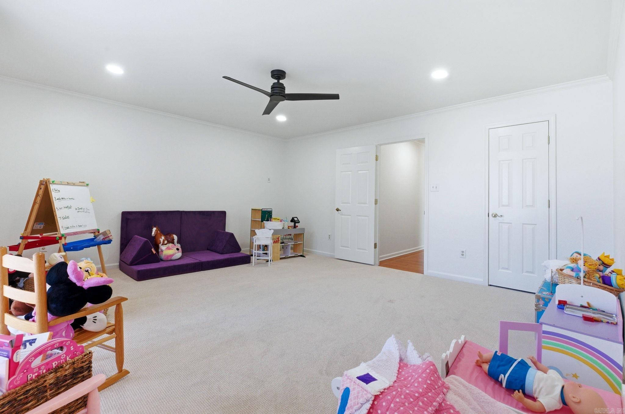 LONGHILLS VILLAGE - Residential