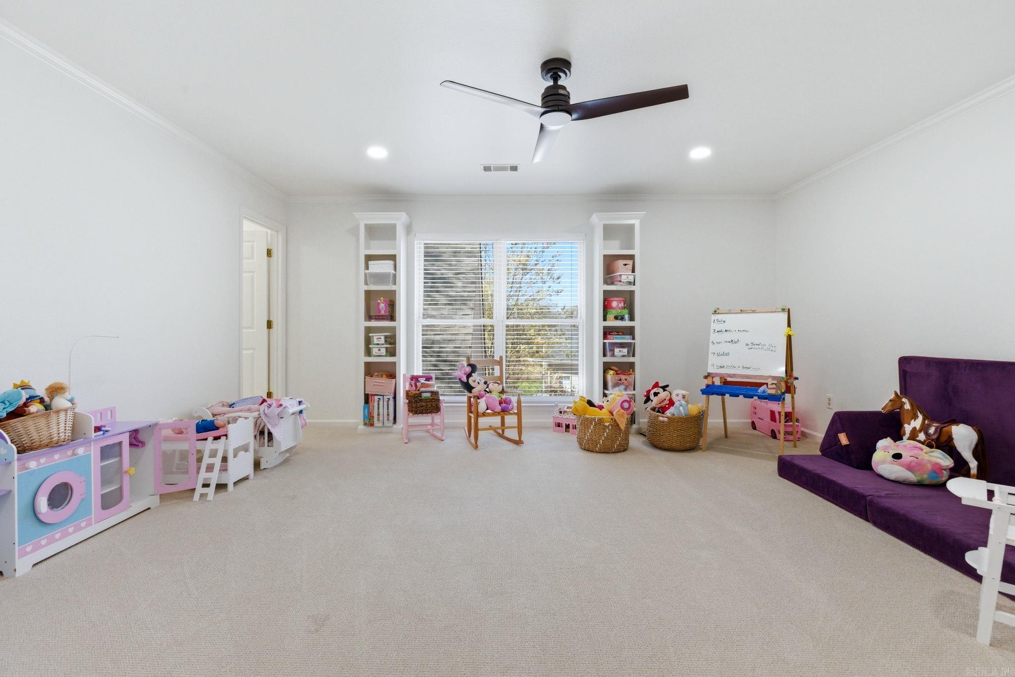 LONGHILLS VILLAGE - Residential