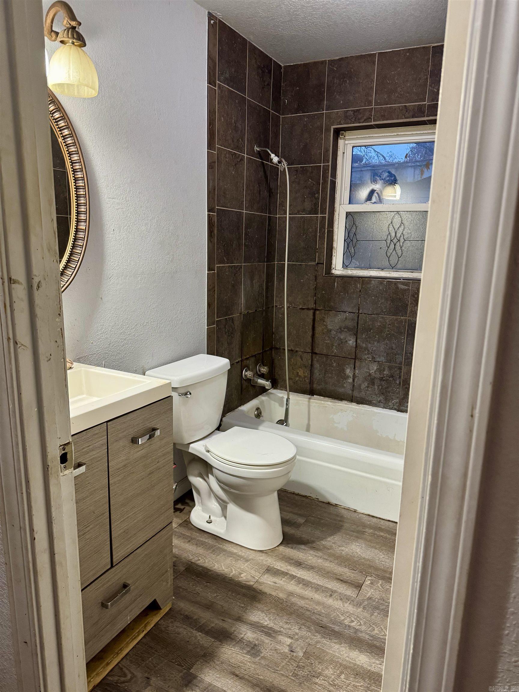 Hayes 2nd - Residential