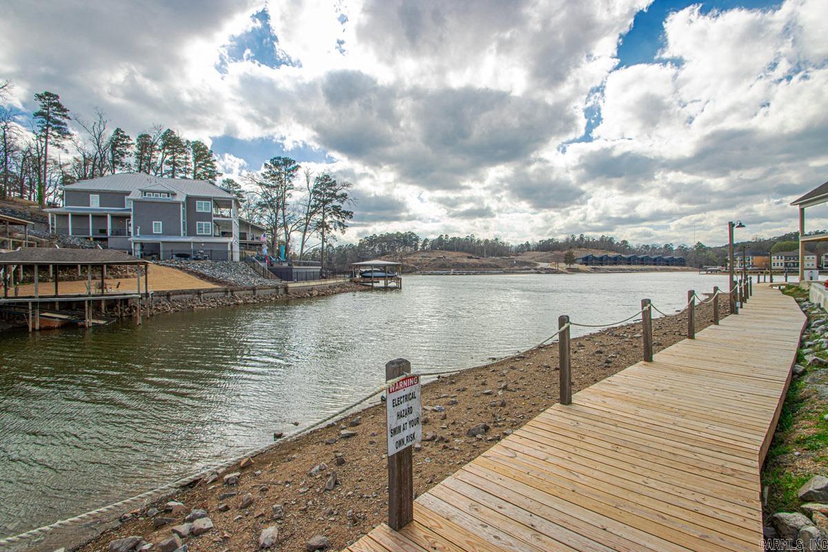 GRAND POINTE VIEW HPR - Residential