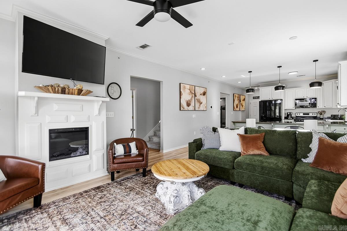 GRAND POINTE VIEW HPR - Residential