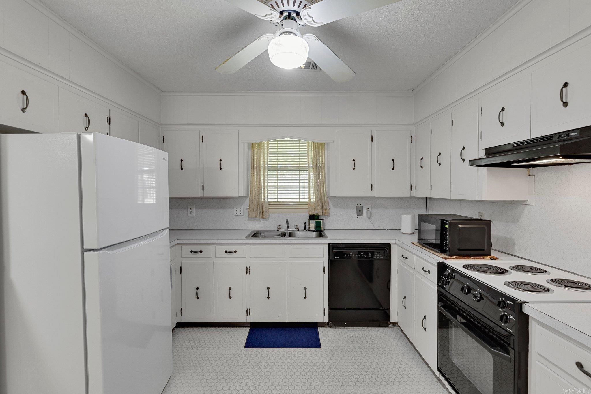 INDIAN HILLS - Residential