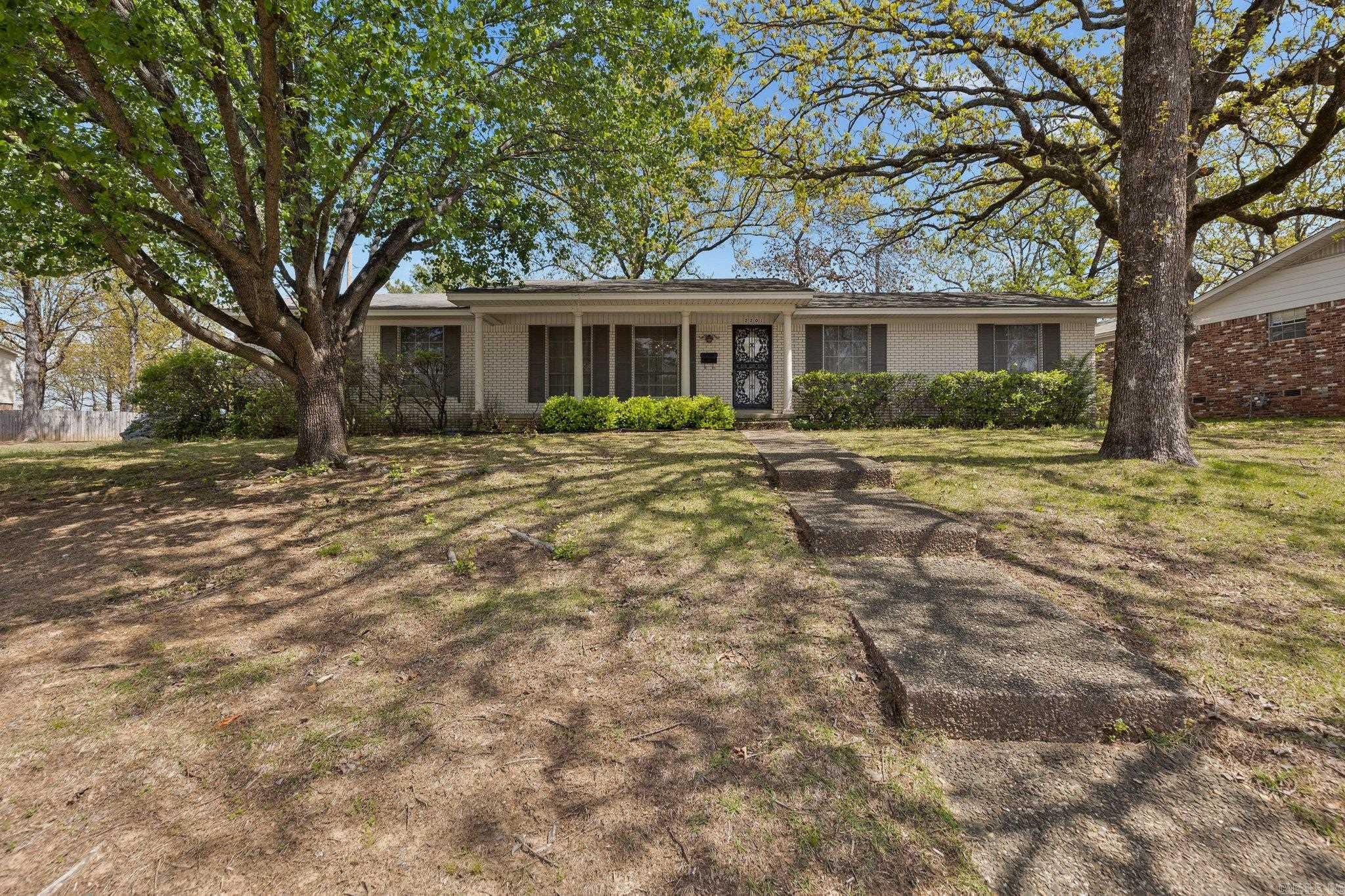 INDIAN HILLS - Residential