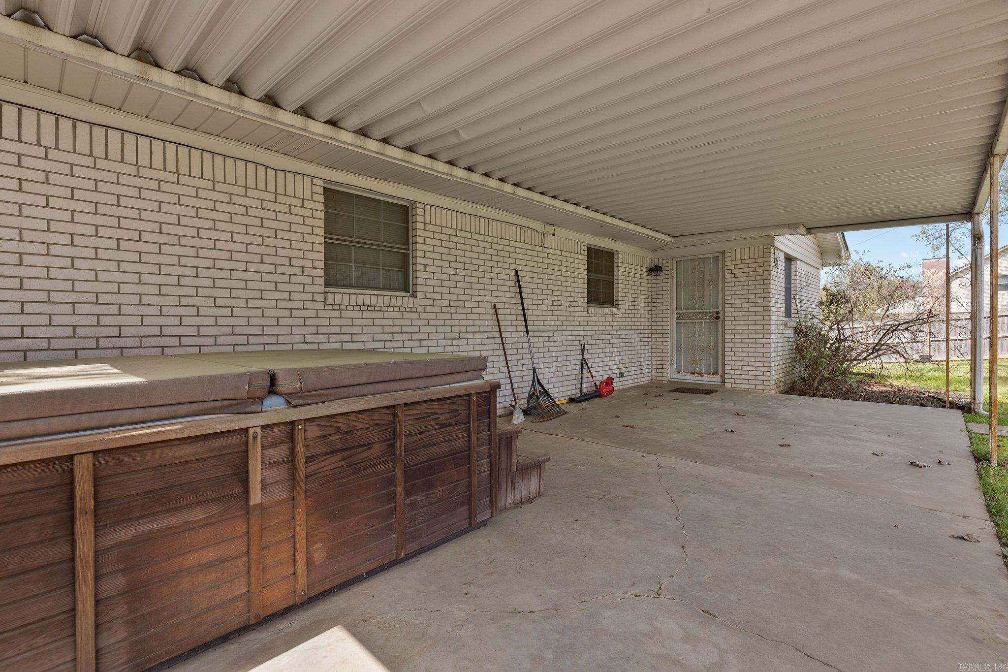 INDIAN HILLS - Residential