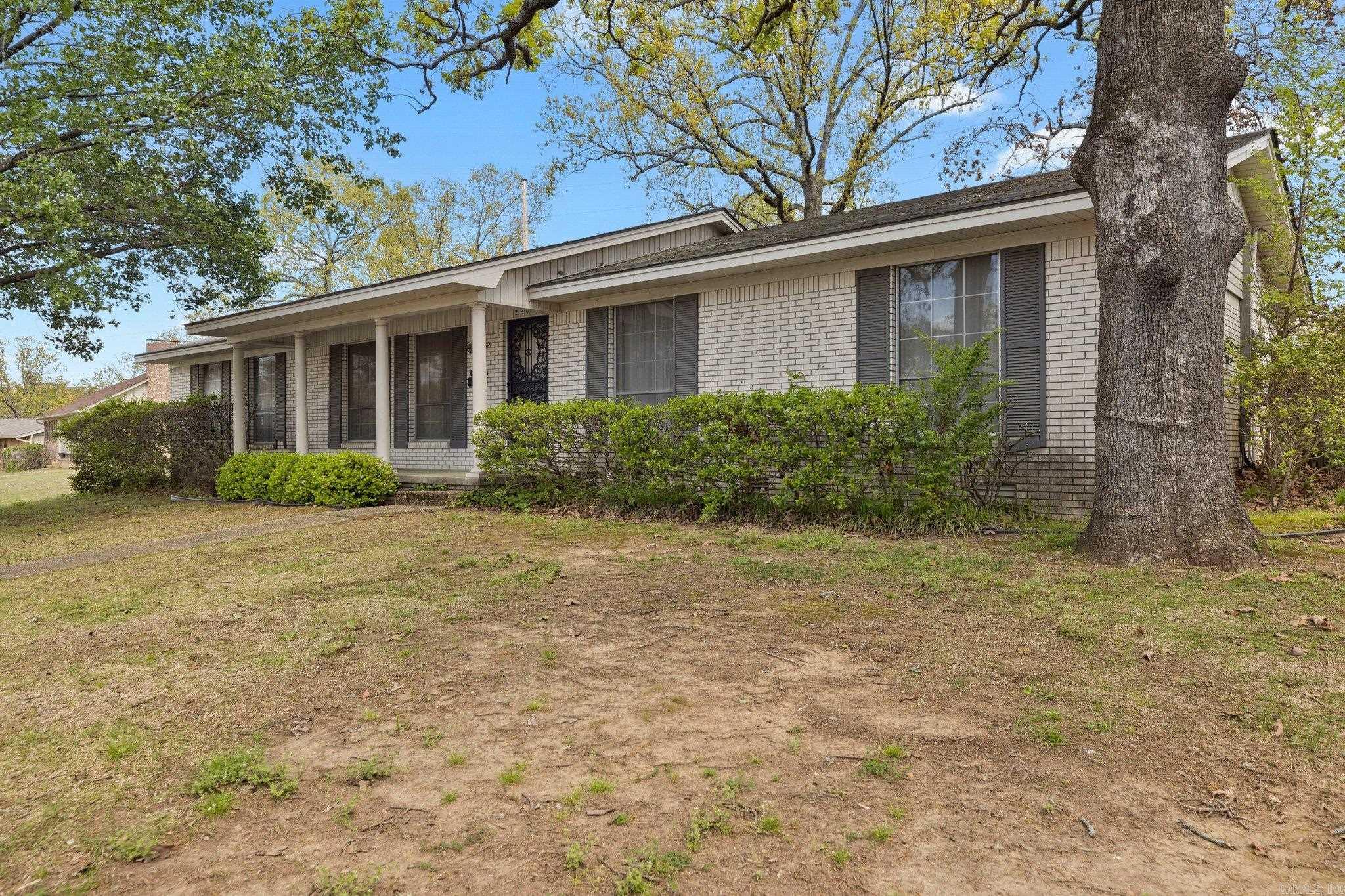 INDIAN HILLS - Residential