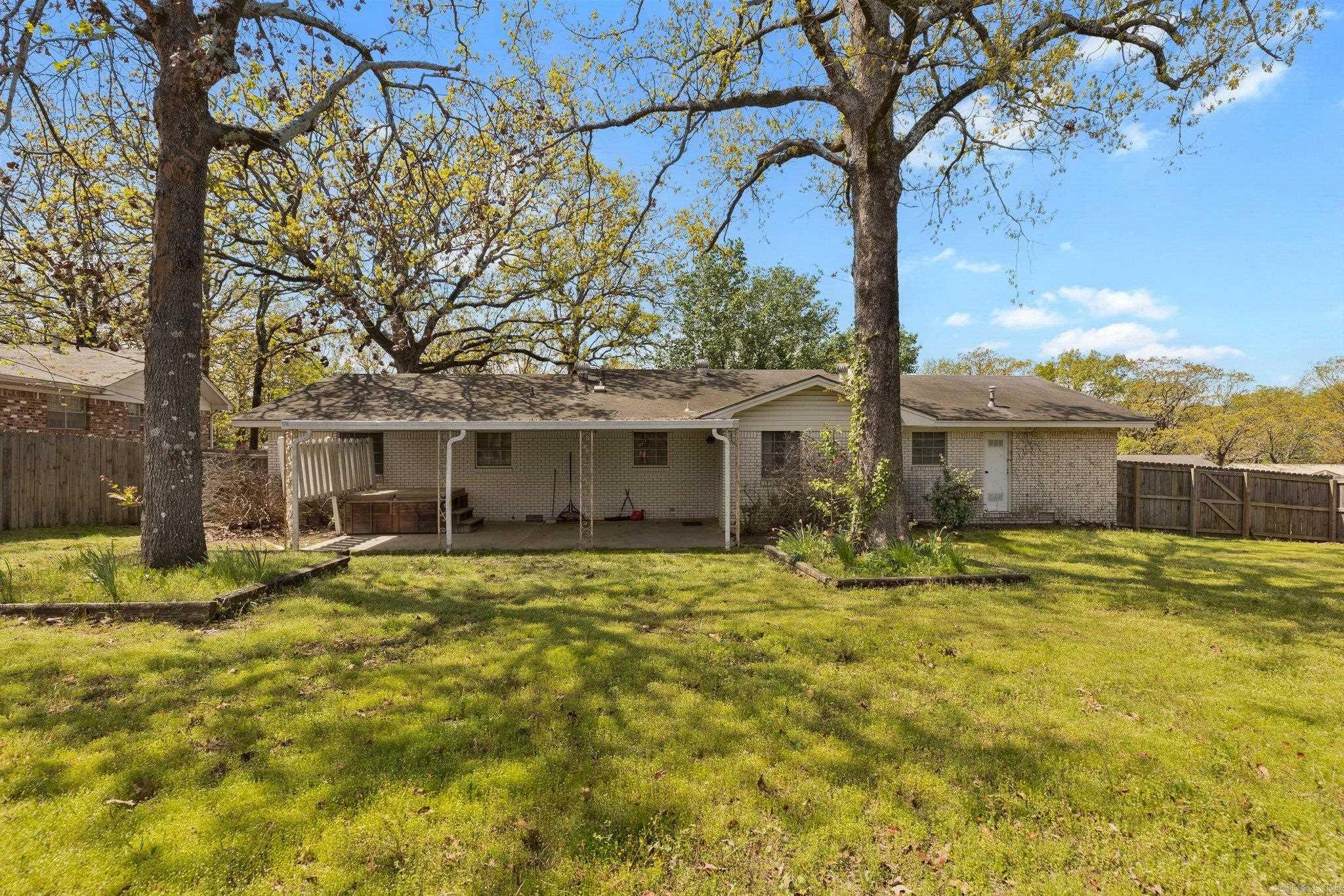 INDIAN HILLS - Residential