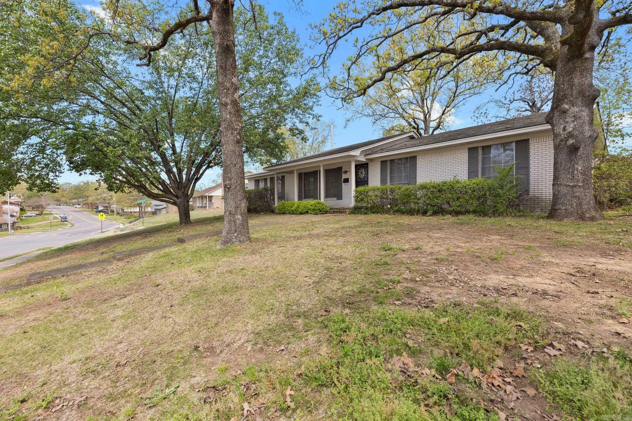 INDIAN HILLS - Residential