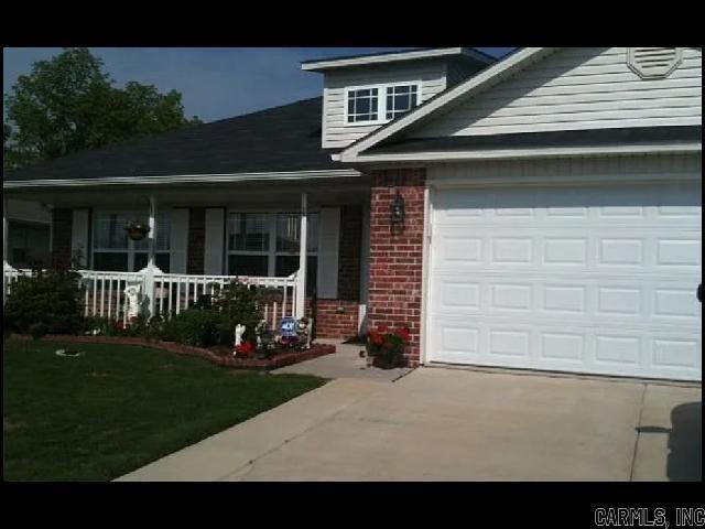 *NORTH LITTLE ROCK* BEAUTIFUL HOME IN FAULKNER CROSSING!! This Three Bedroom Two Bathroom Features 1,400 Square Feet! Stove And Refrigerator Included In Kitchen! Washer/Dryer Combo Provided! All Electric! Vinyl Flooring Throughout! Two Car Garage For Parking! Fenced In Backyard! PET FRIENDLY!! AVAILABLE MID NOVEMBER 2025!!!