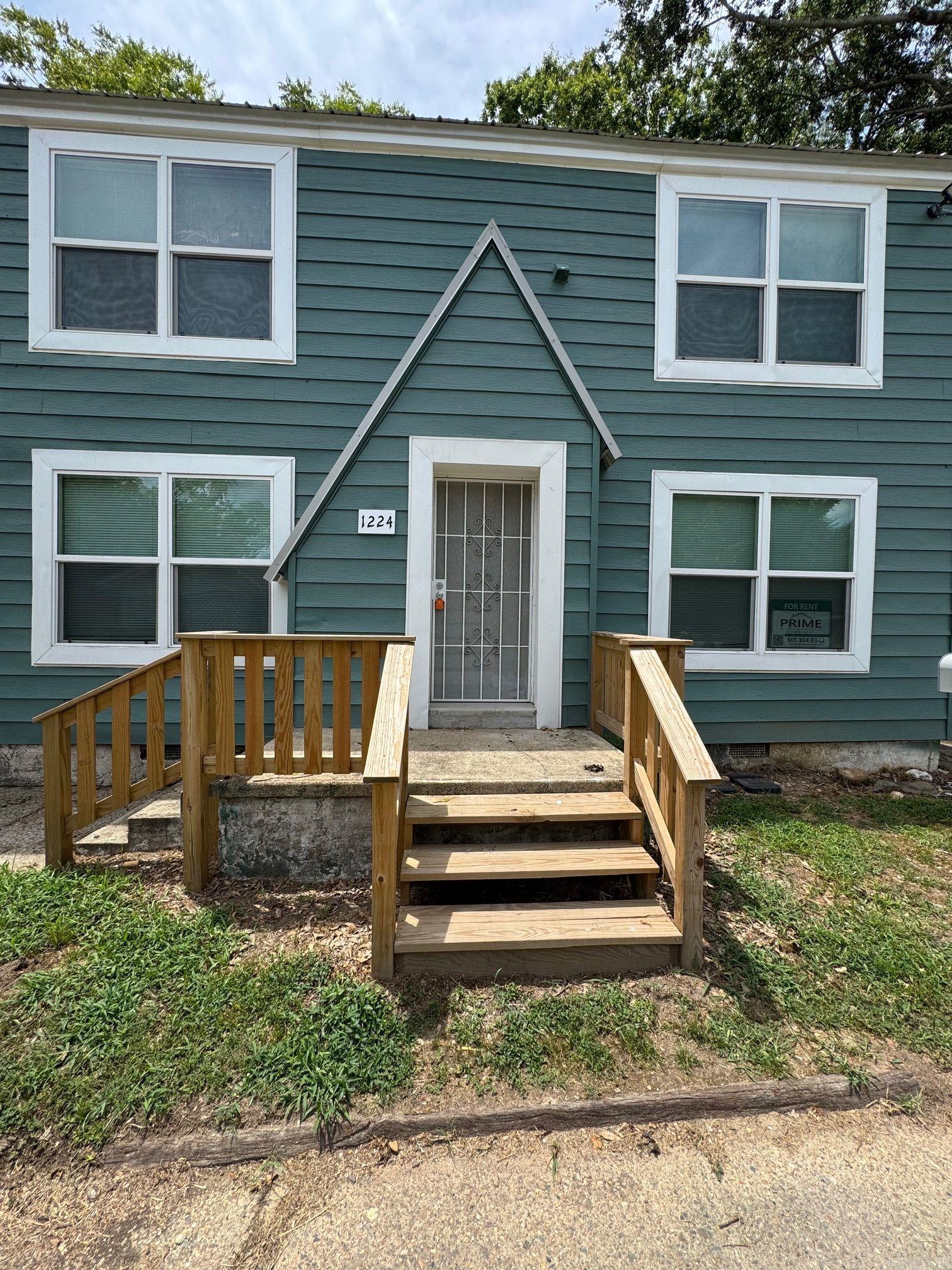 Welcome to 1224 School Street Unit A and B, a charming two-bedroom apartment located in the heart of Malvern, AR. This delightful residence offers a comfortable living space with one full bathroom, perfect for those who value convenience and style. The apartment comes with a washer and dryer, eliminating the need for laundromat trips and providing you with the ease of doing laundry at your own pace. The kitchen is equipped with a refrigerator, making meal prep and food storage a breeze. The overall aesthetic of the apartment is super cute, adding a touch of charm to your everyday living. Experience the perfect blend of functionality and style at 1224 School Street Unit A and B.