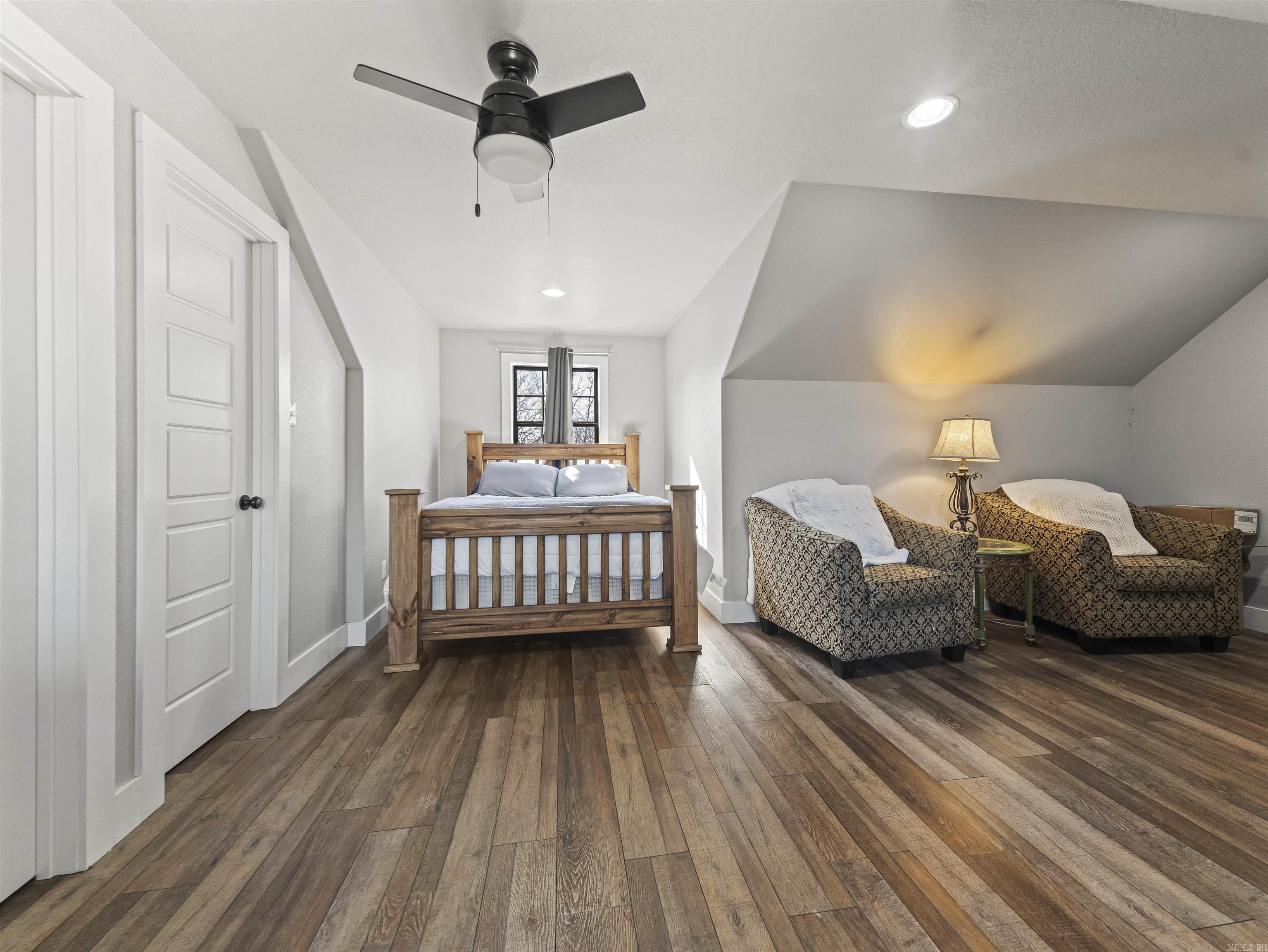 Lake Hamilton-Outside - Residential