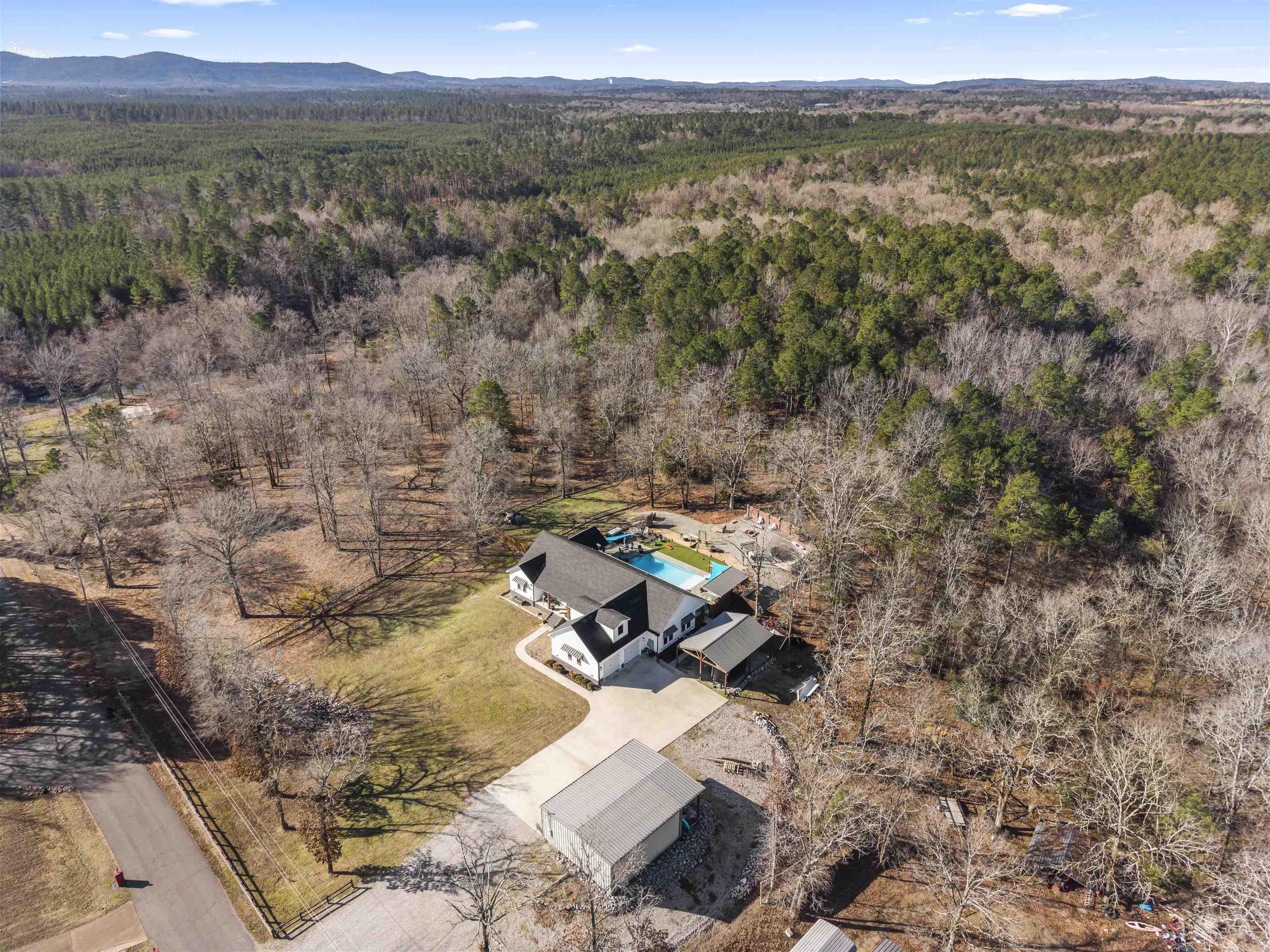 Lake Hamilton-Outside - Residential