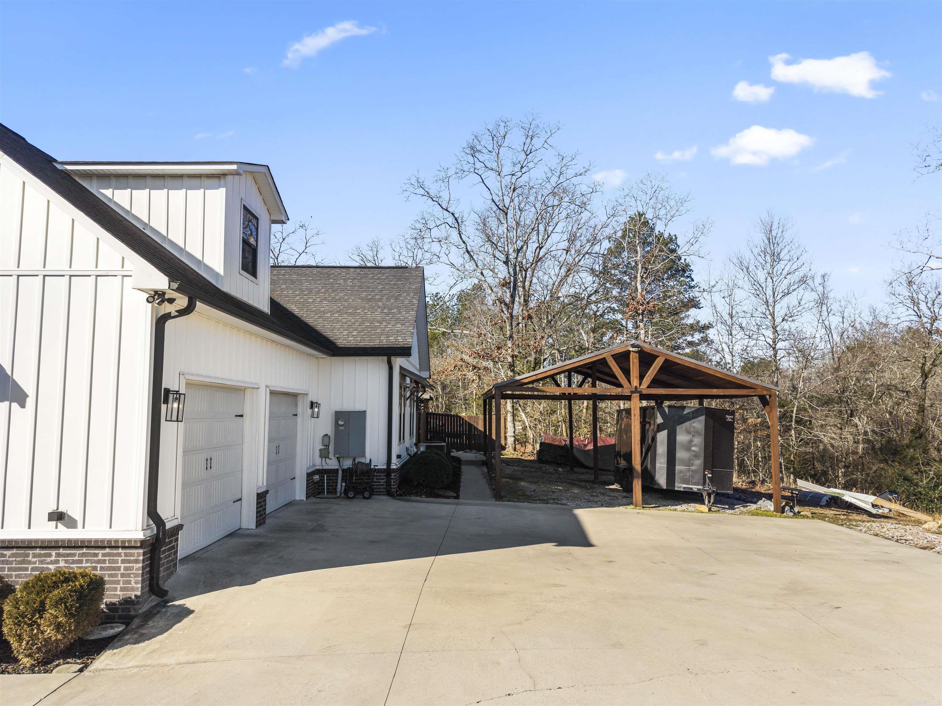 Lake Hamilton-Outside - Residential