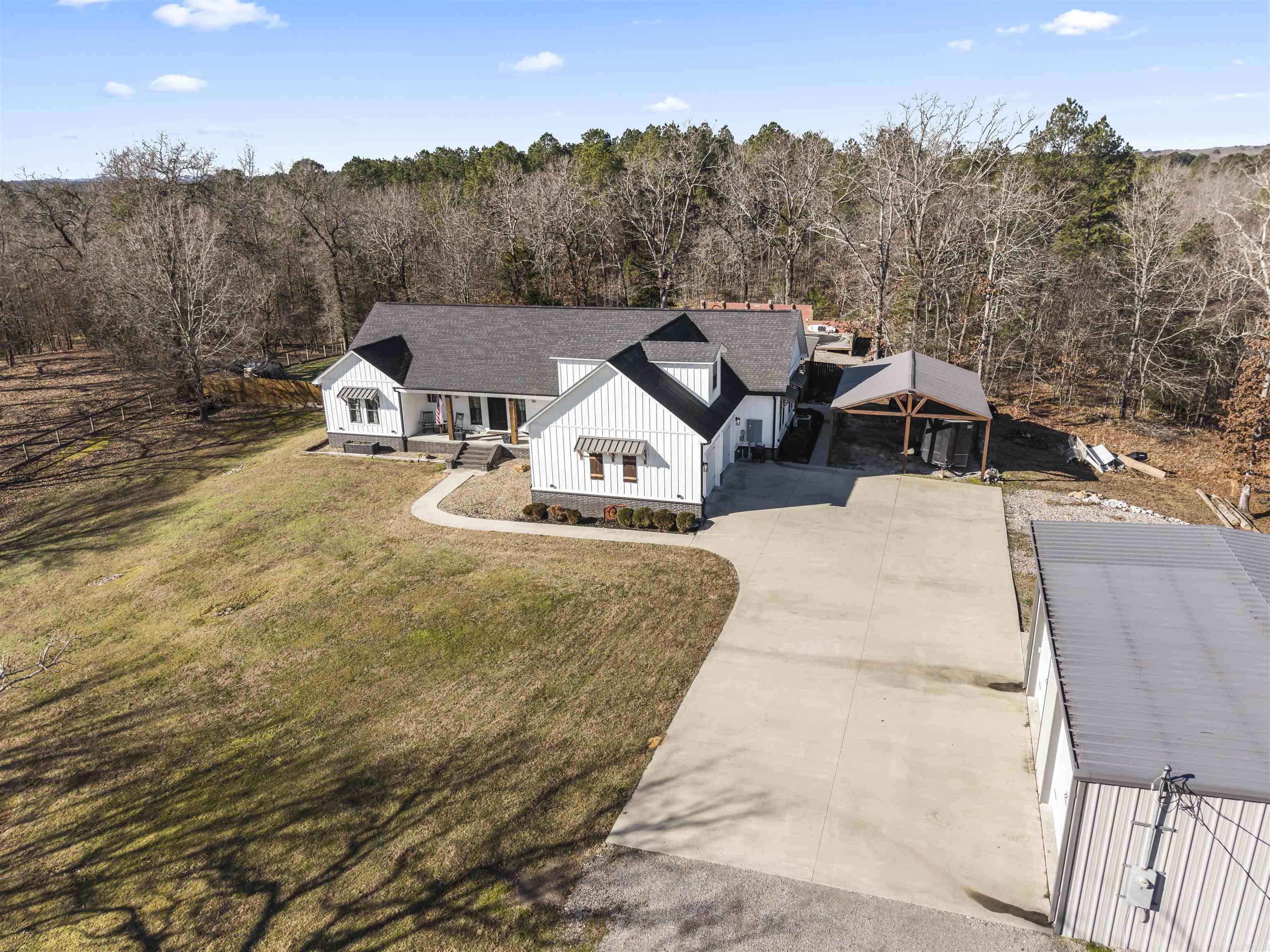 Lake Hamilton-Outside - Residential