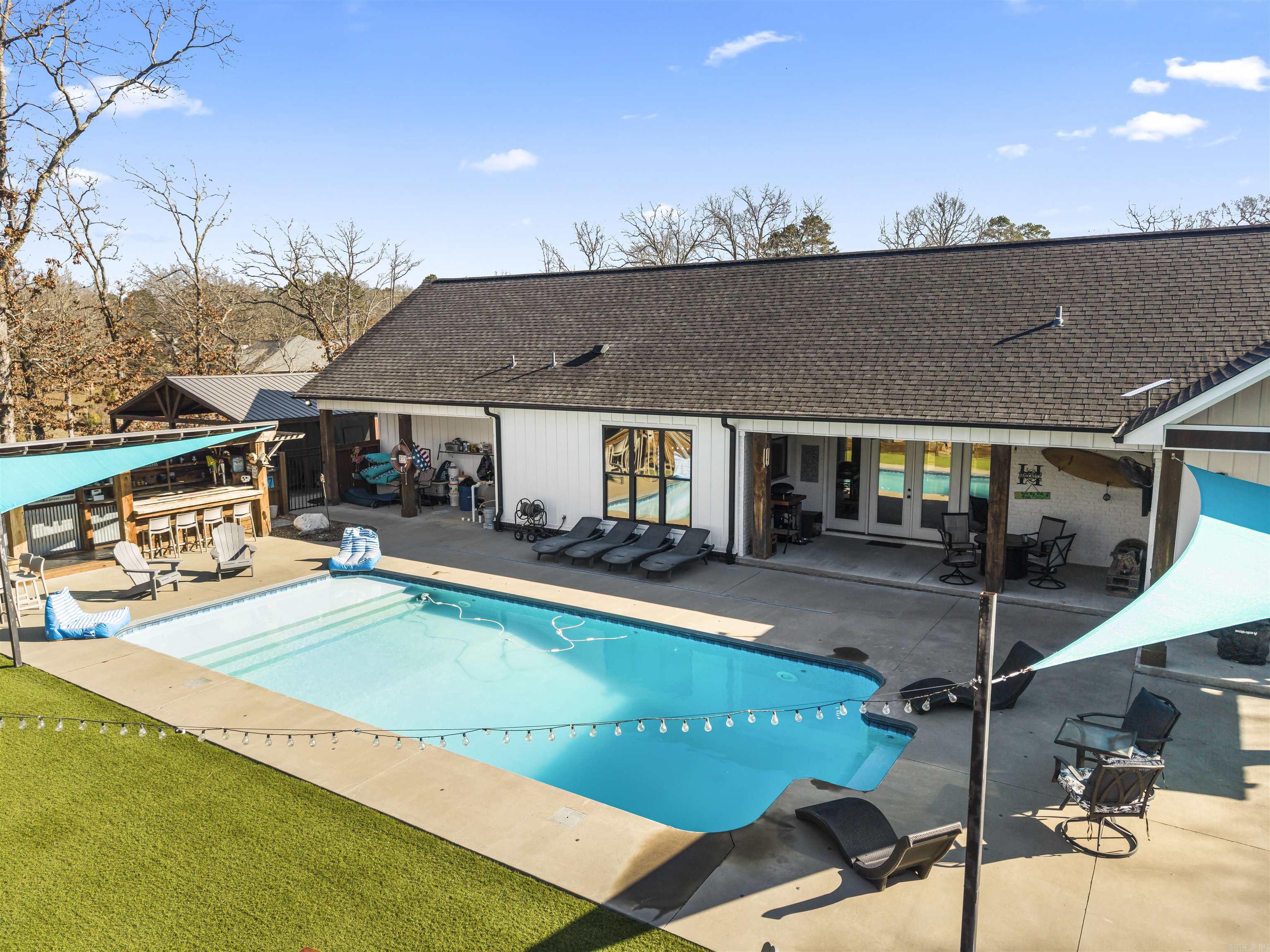 Lake Hamilton-Outside - Residential