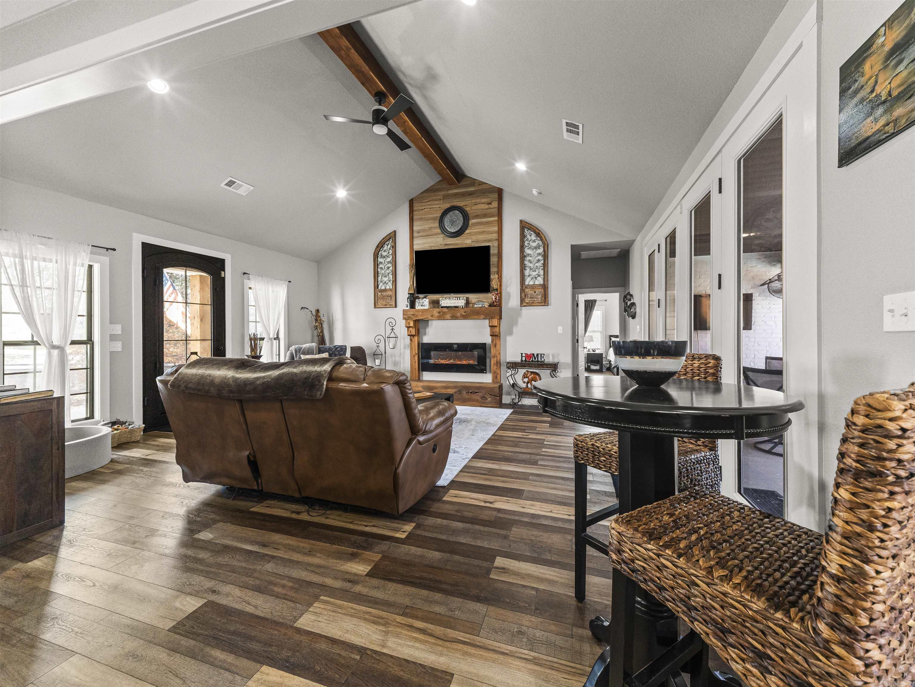 Lake Hamilton-Outside - Residential