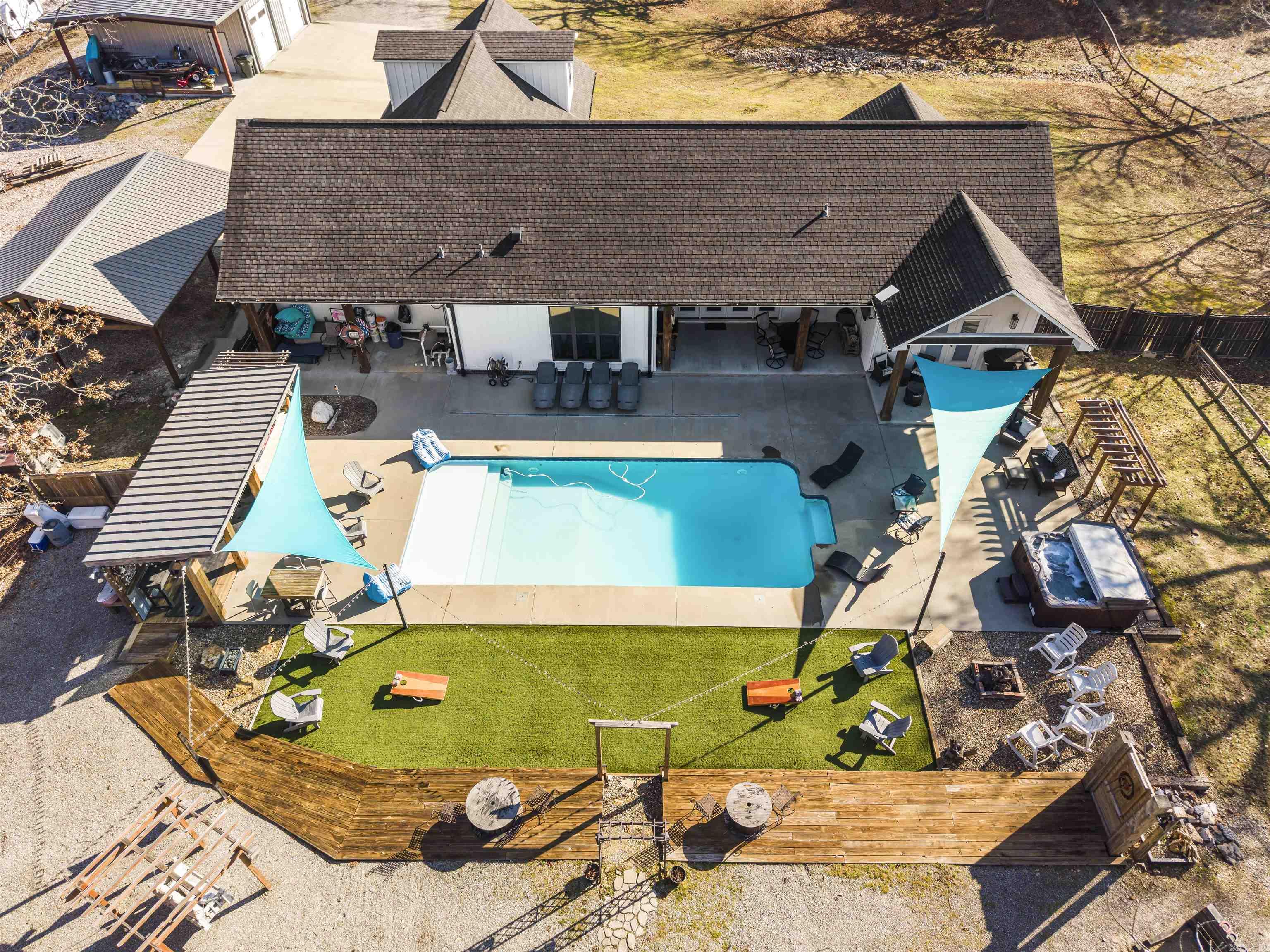 Lake Hamilton-Outside - Residential