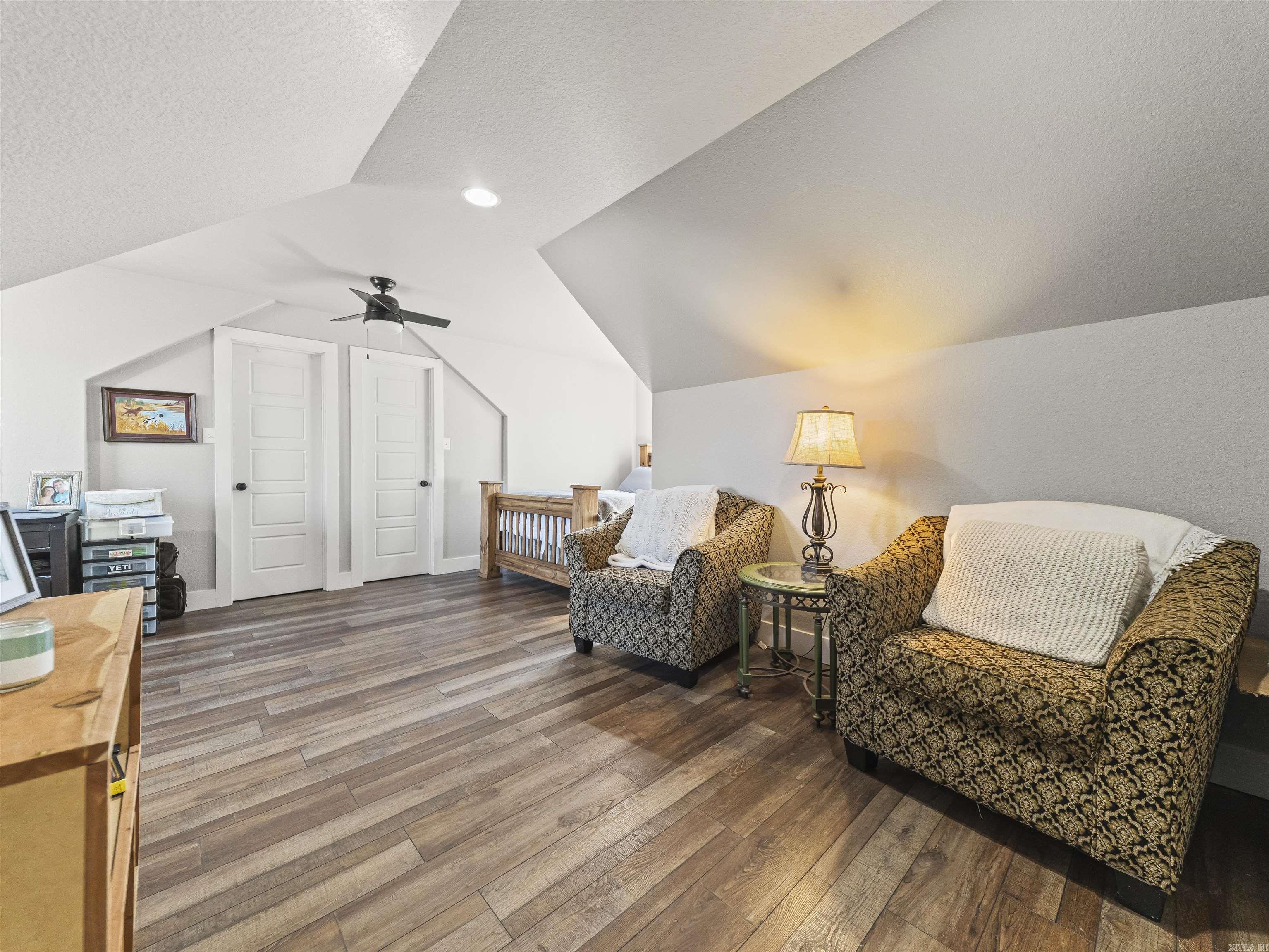 Lake Hamilton-Outside - Residential