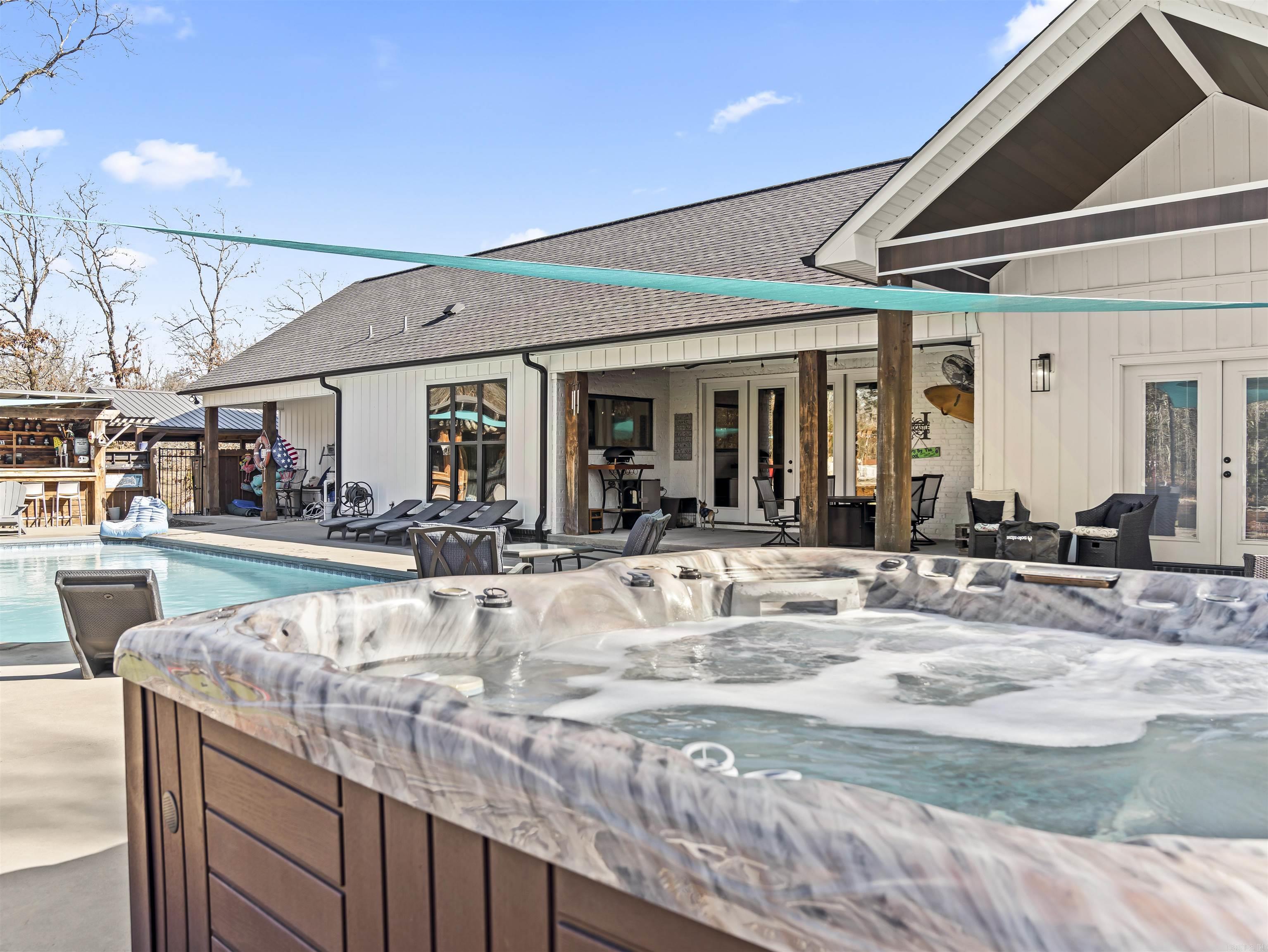 Lake Hamilton-Outside - Residential