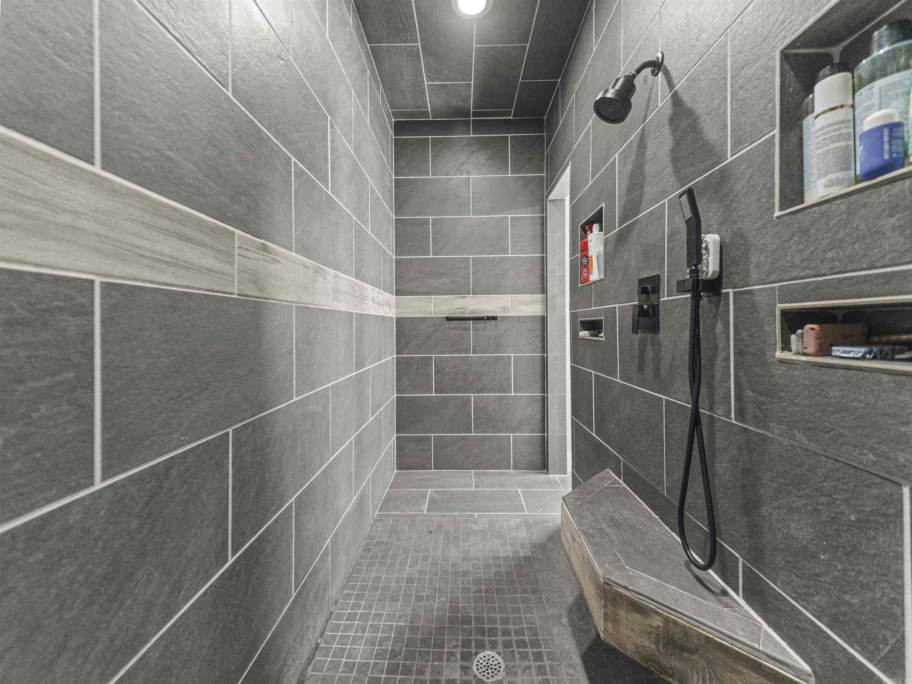 Lake Hamilton-Outside - Residential