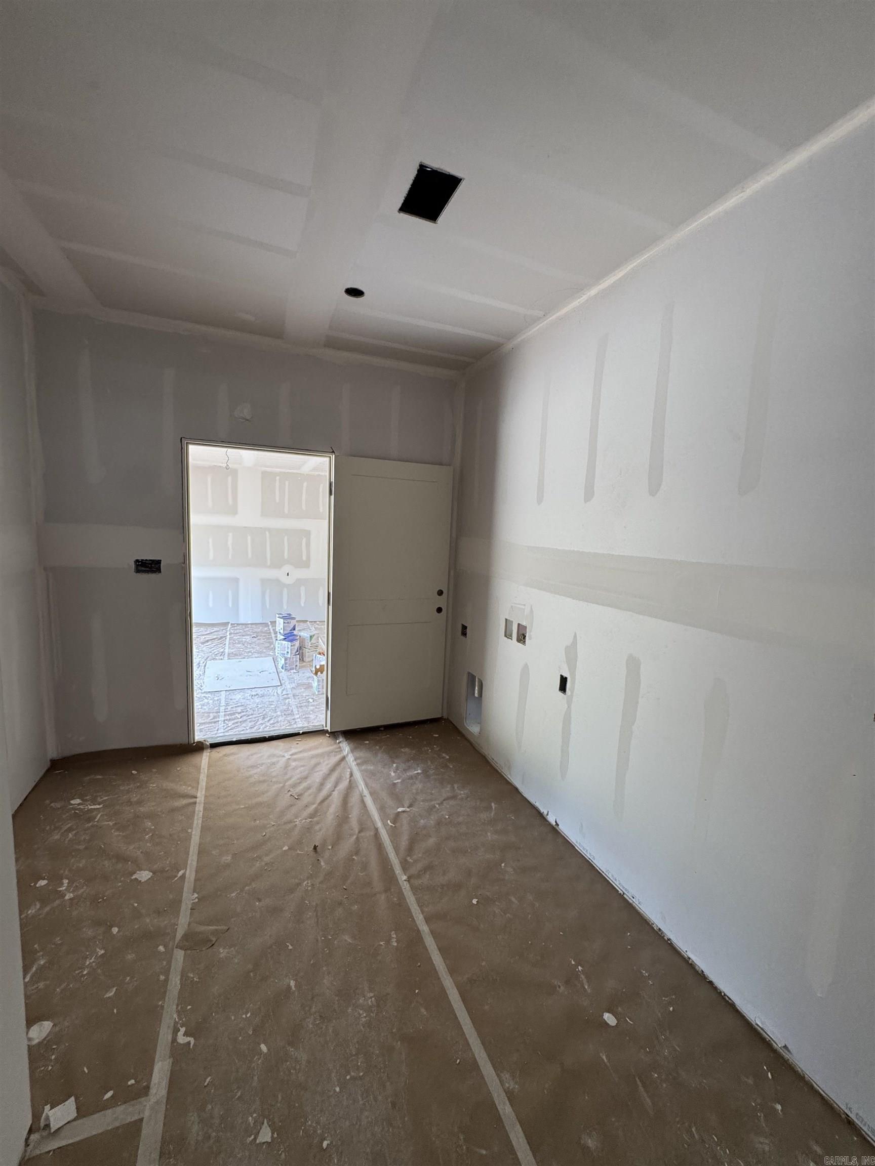 MIDTOWN BRYANT - Residential