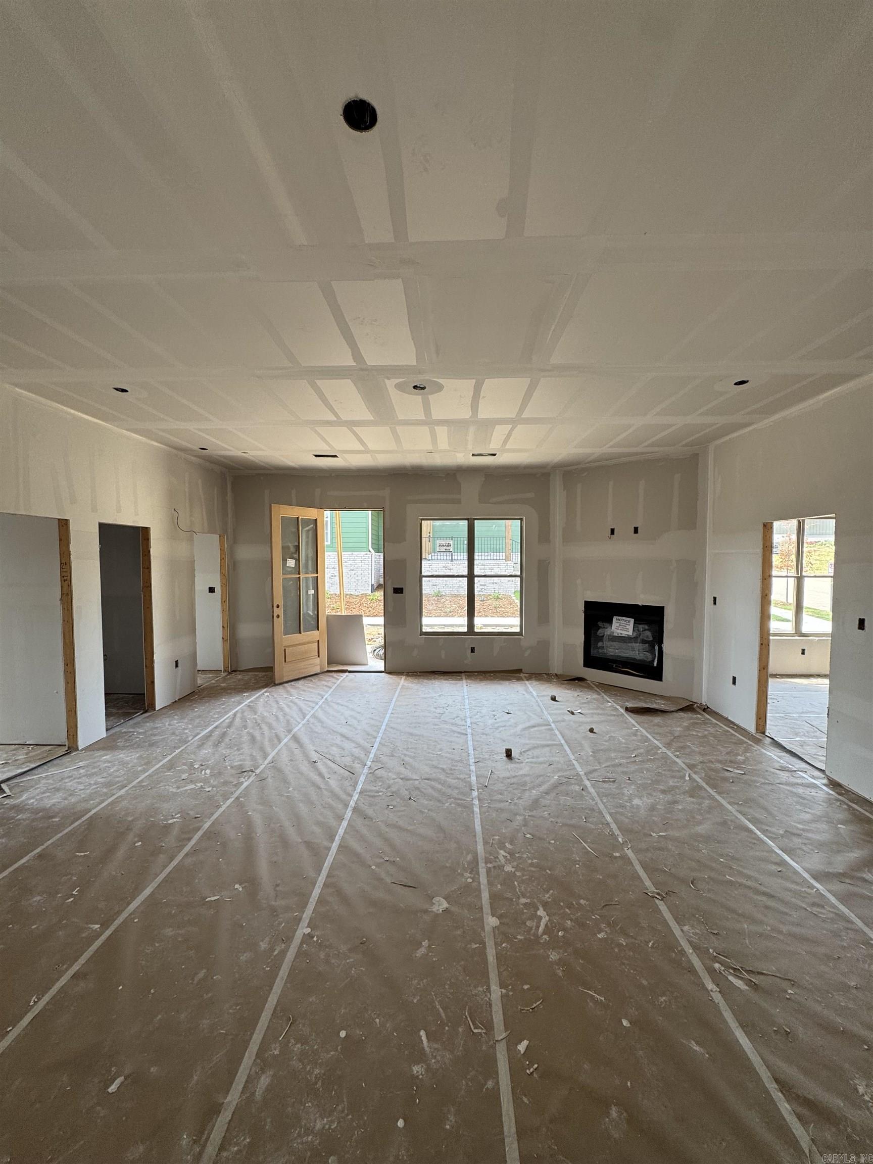 MIDTOWN BRYANT - Residential