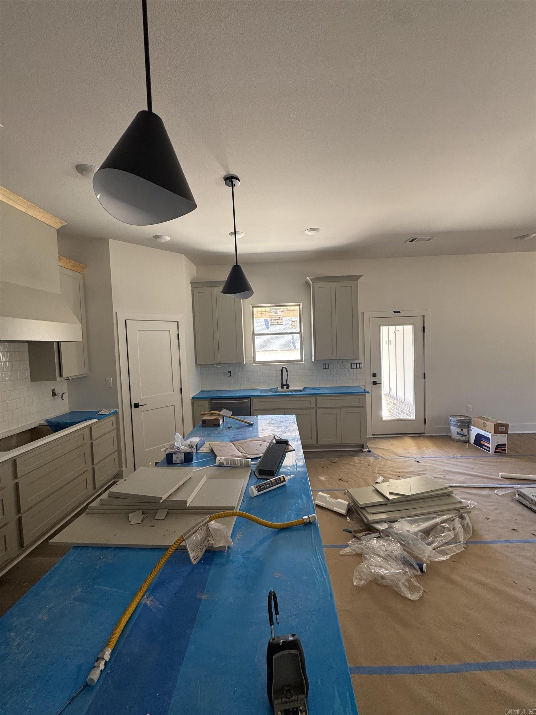 MIDTOWN BRYANT - Residential