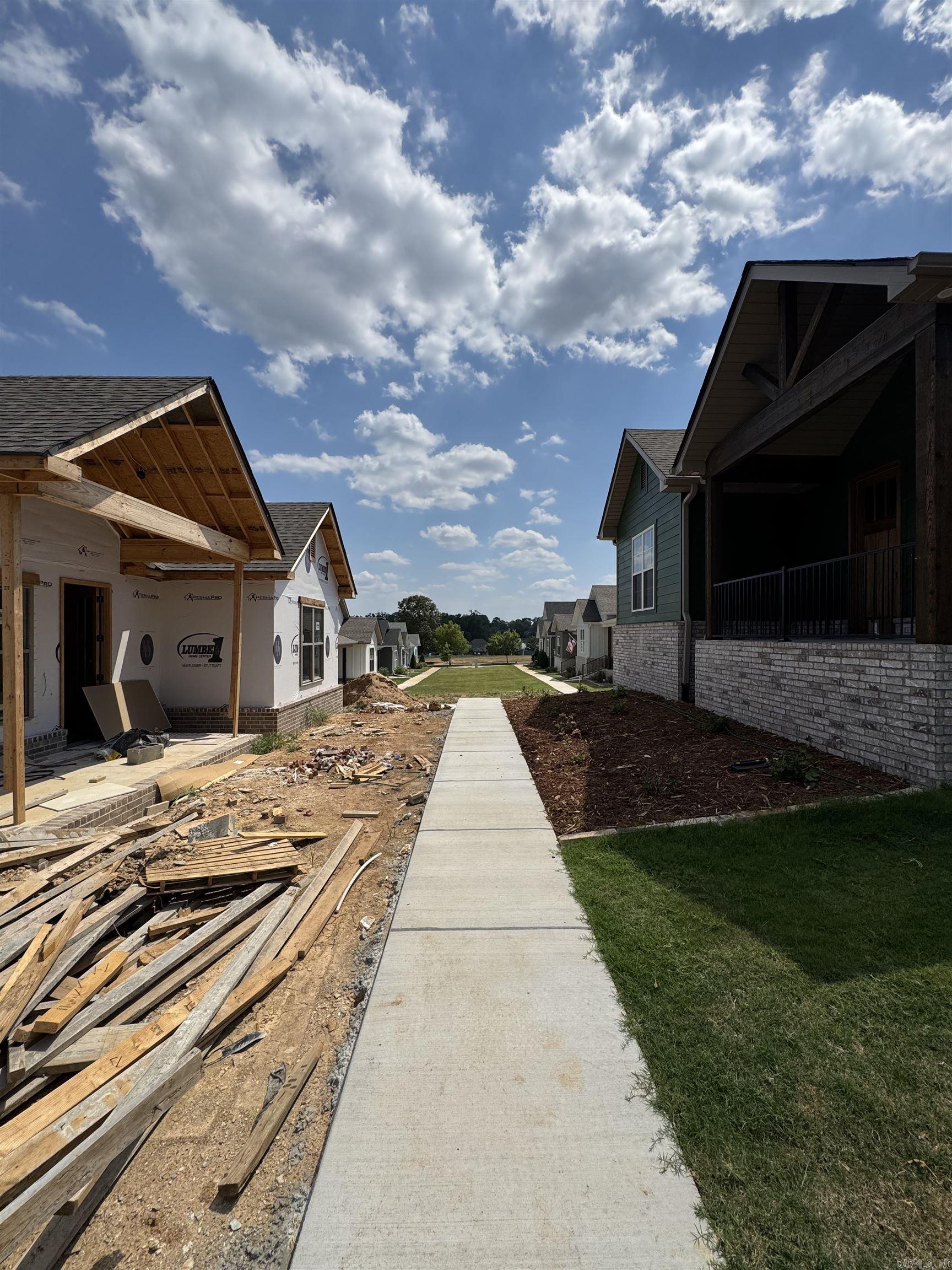 MIDTOWN BRYANT - Residential