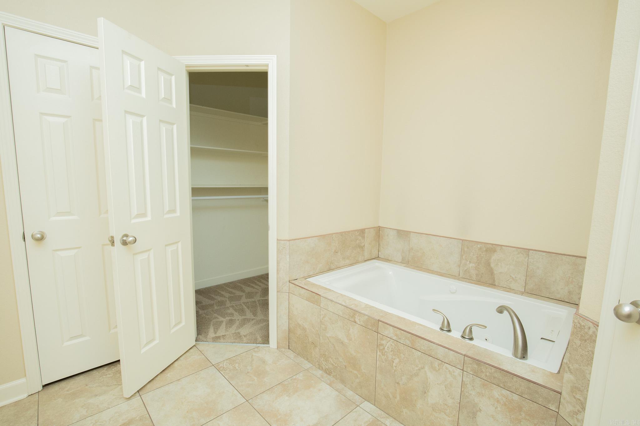 Whispering Oak - Residential