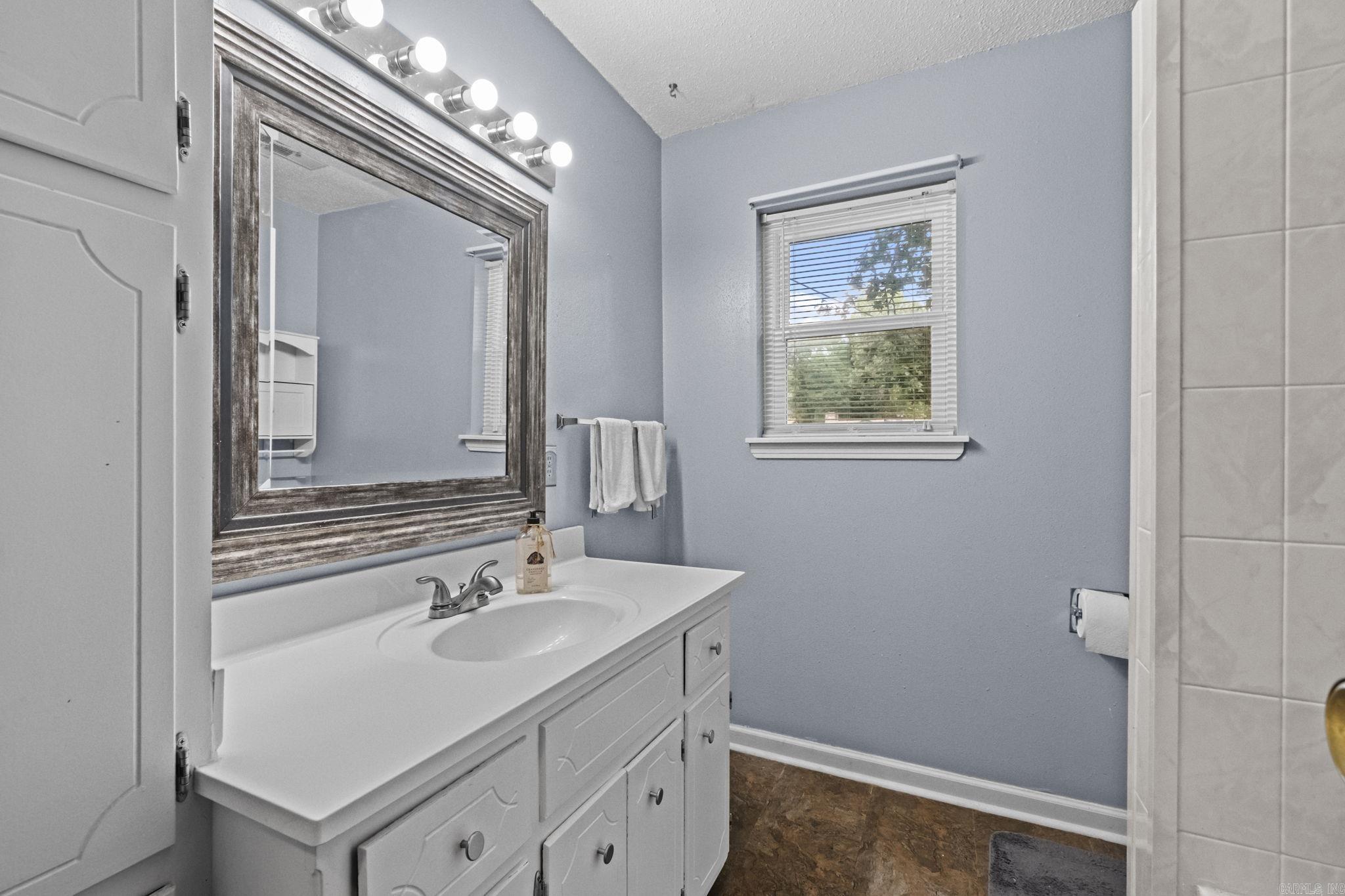 KELLOGG LAKE EST - Residential